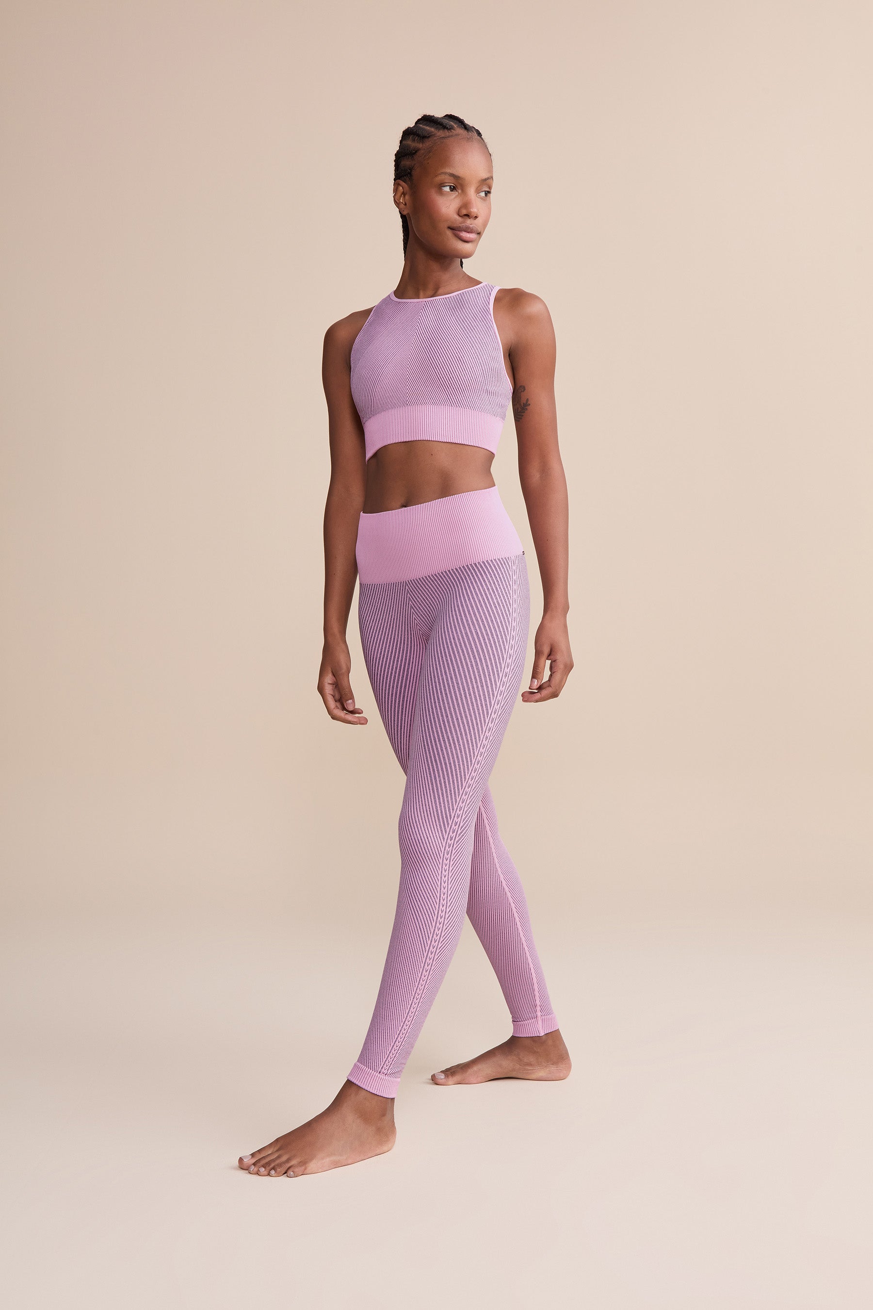 Seamless Diagonal Long Leggings for Women - High Waisted Yoga Pants with Tummy Control - Perfect for Workouts, Running & Lounge Wear