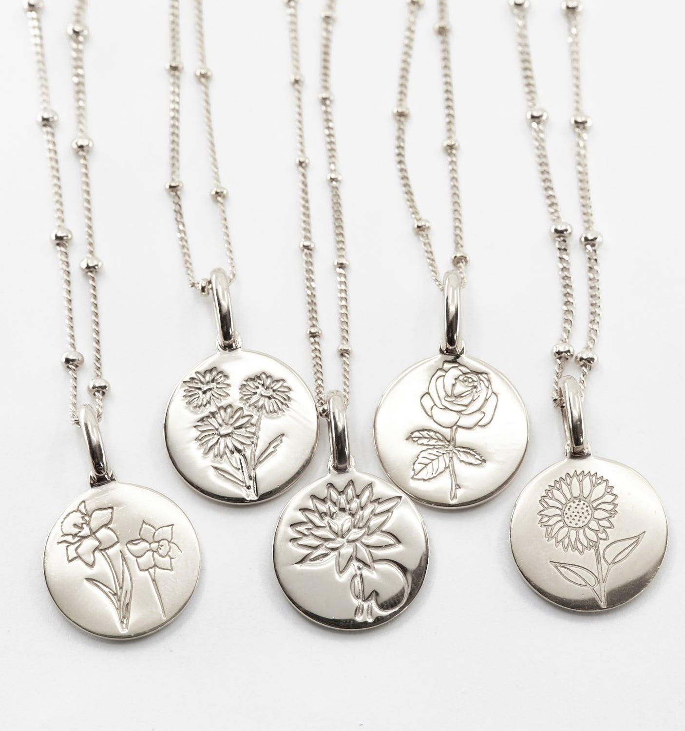 Birth Flower Necklace - Personalized Sterling Silver Pendant with Birth Month Flowers - Perfect Gift for Women, Mom, Daughter, Sister - Ideal for Birthdays, Anniversaries, Mother's Day & Special Occasions