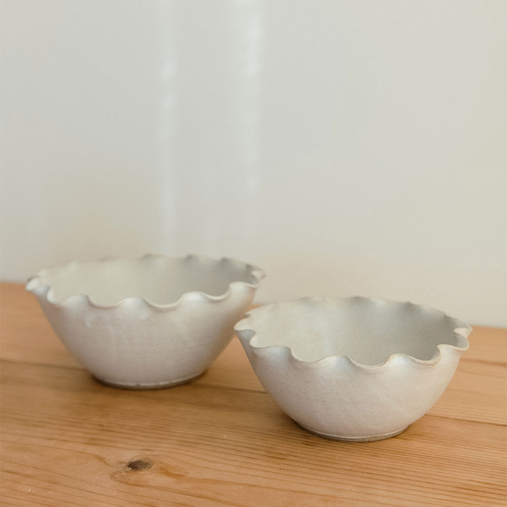Premium Ceramic Wave Bowl - Handcrafted, Microwave & Dishwasher Safe - Perfect for Soups, Salads & Serving Dishes - Ideal for Home Dining & Party Entertaining
