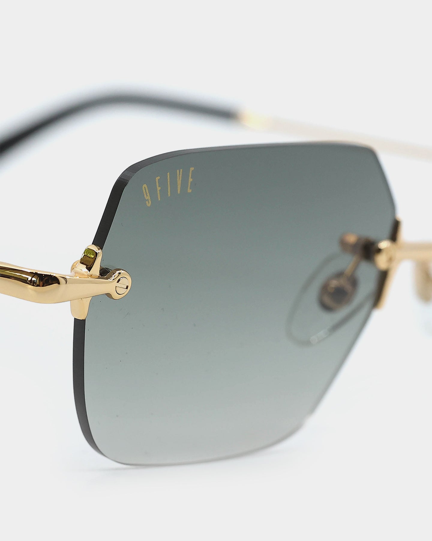 9FIVE Men's Clarity Gradient Sunglasses Black/Gold - UV Protection Polarized Aviator Sunglasses for Driving, Fishing & Outdoor Activities