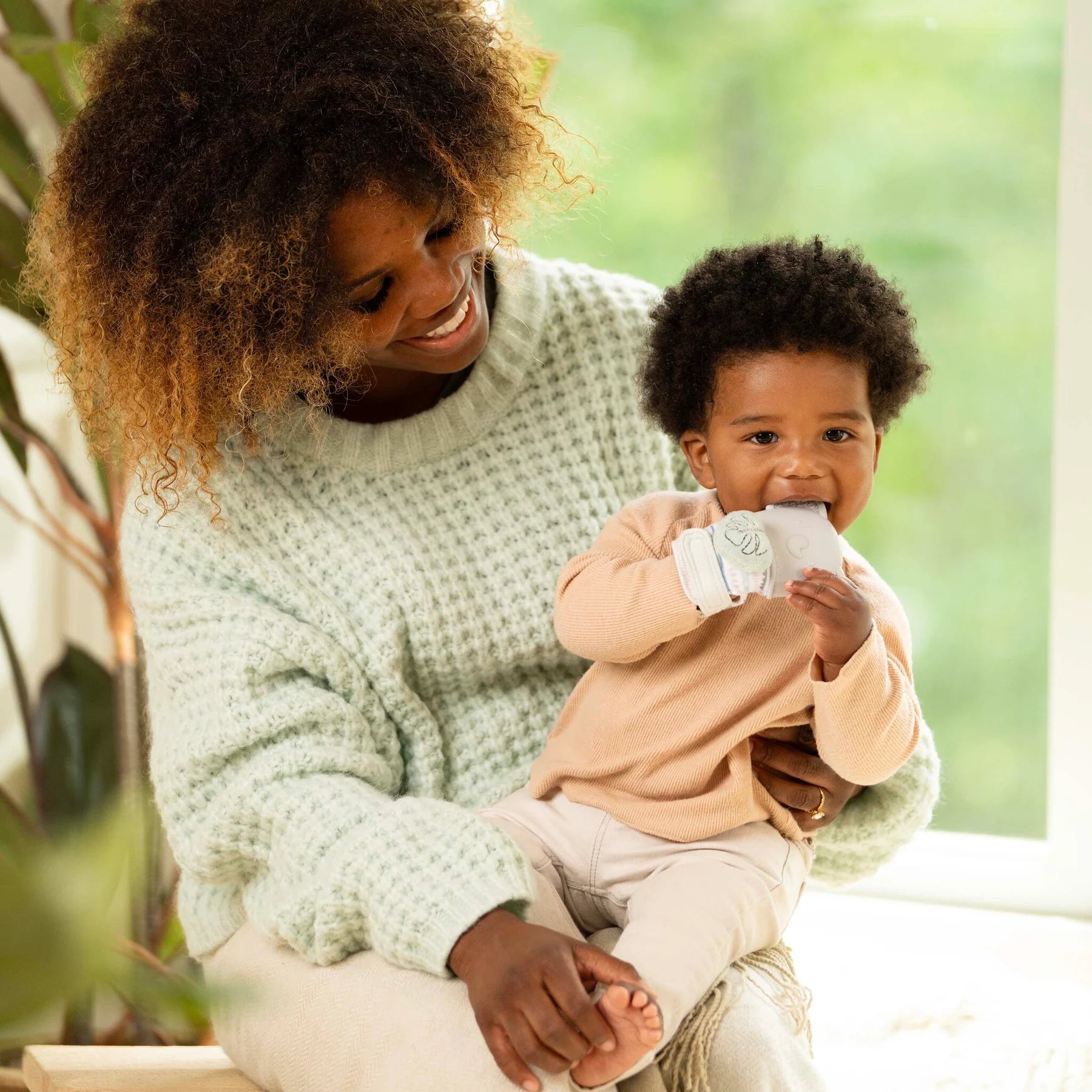 Ingenuity Van the Elephant Baby Teething Mitt & Rattle - Soothing Teether Toy for Infants, Soft Chewable Mitten with Rattle Sound for Newborns & Toddlers - Perfect for Teething Relief, Sensory Play & On-the-Go Comfort