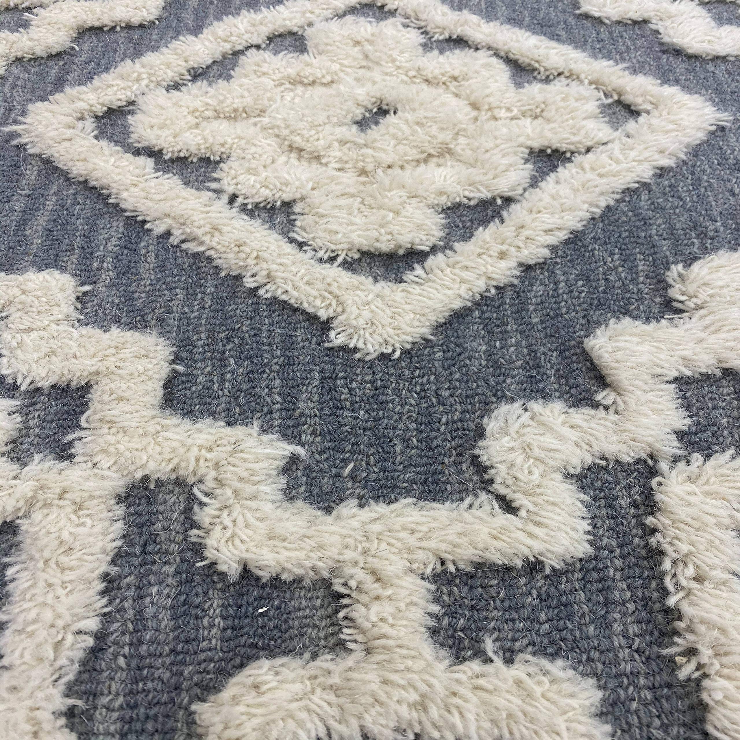 LR Home 6ft Round Indoor Natural Wool Area Rug - Hand Tufted Modern Farmhouse Boho Carpet for Bedroom, Living Room, Office, Entryway | Gray/Cream Home Decor Rug | Perfect for Cozy Spaces, Boho Chic Interiors & Farmhouse Style Rooms