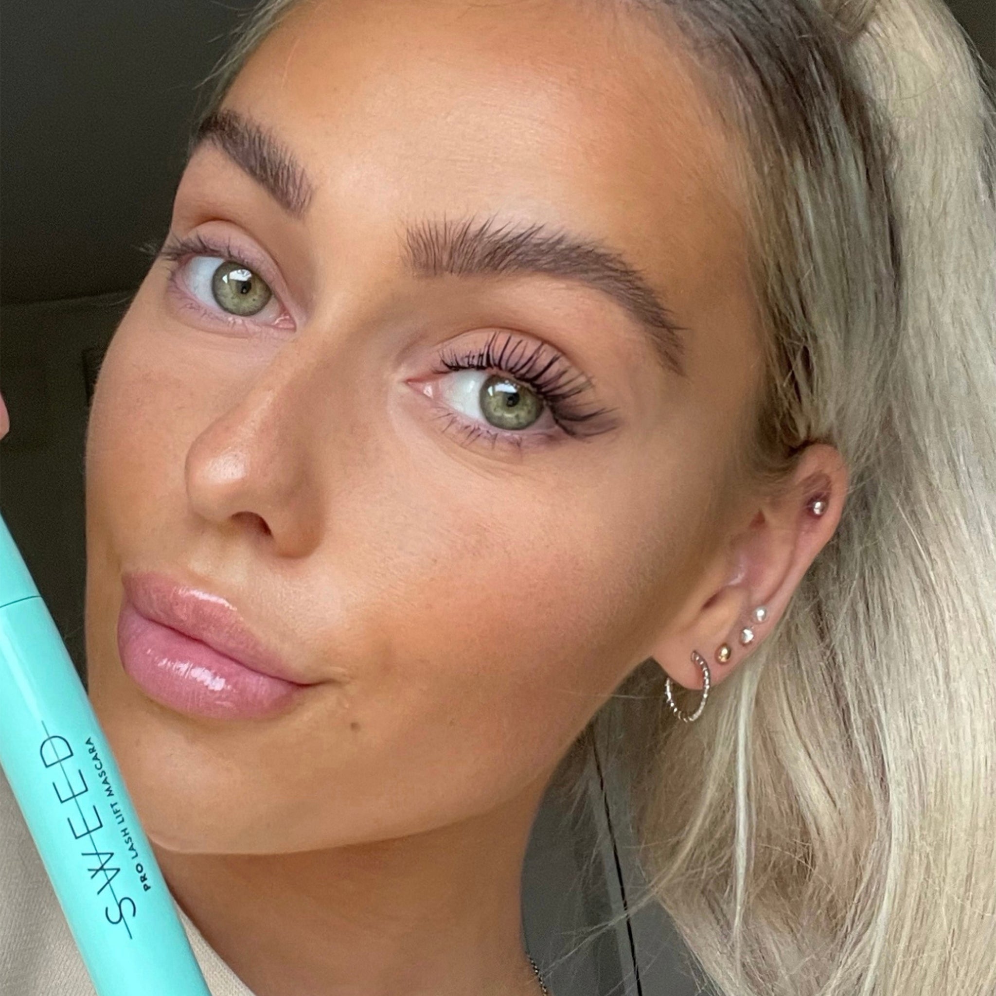 Best Lash Lift Mascara for Voluminous Lashes - Waterproof & Long-Lasting - Perfect for Daily Use & Special Occasions