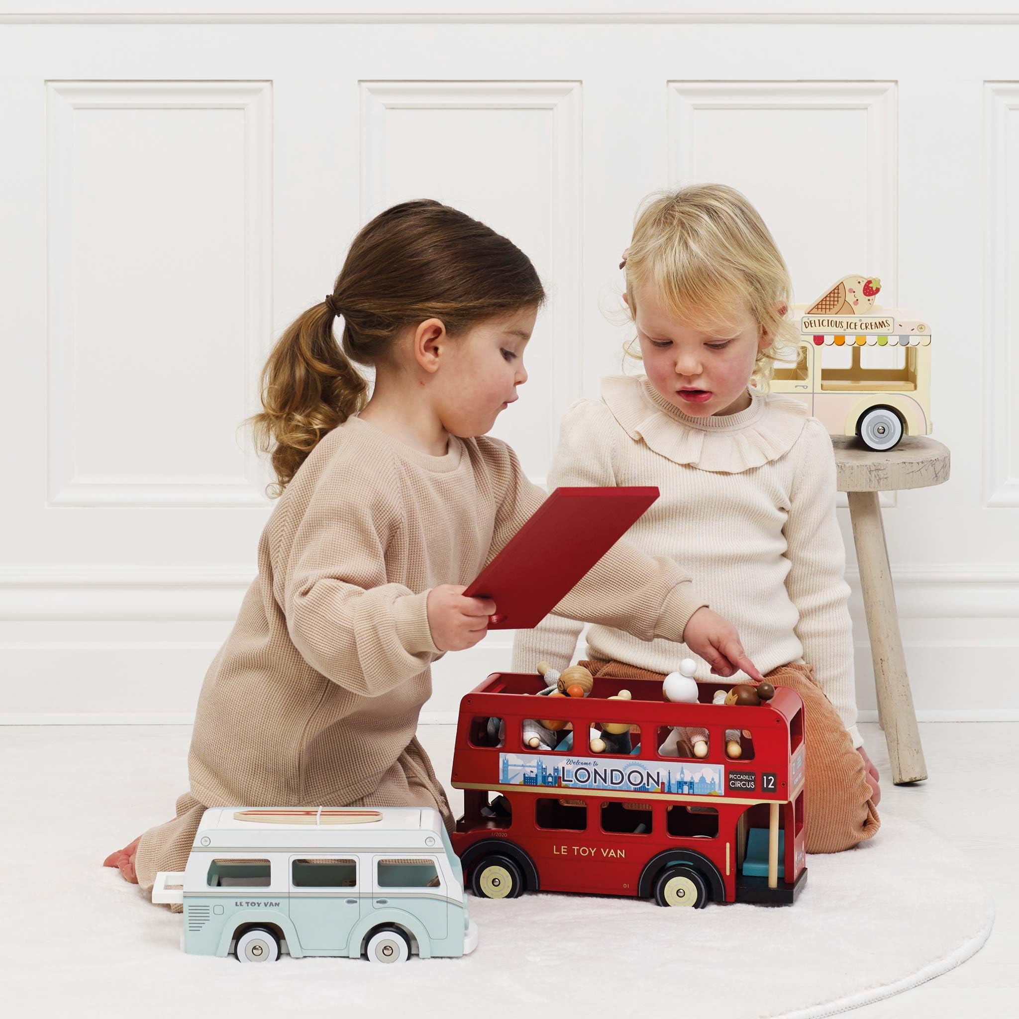 Le Toy Van London Double Decker Bus - Wooden Construction Vehicle Toy for Kids - Pretend Play & Educational Toy for Boys & Girls Ages 3+ - Perfect for Imaginative Play, Preschool Learning & Nursery Decor