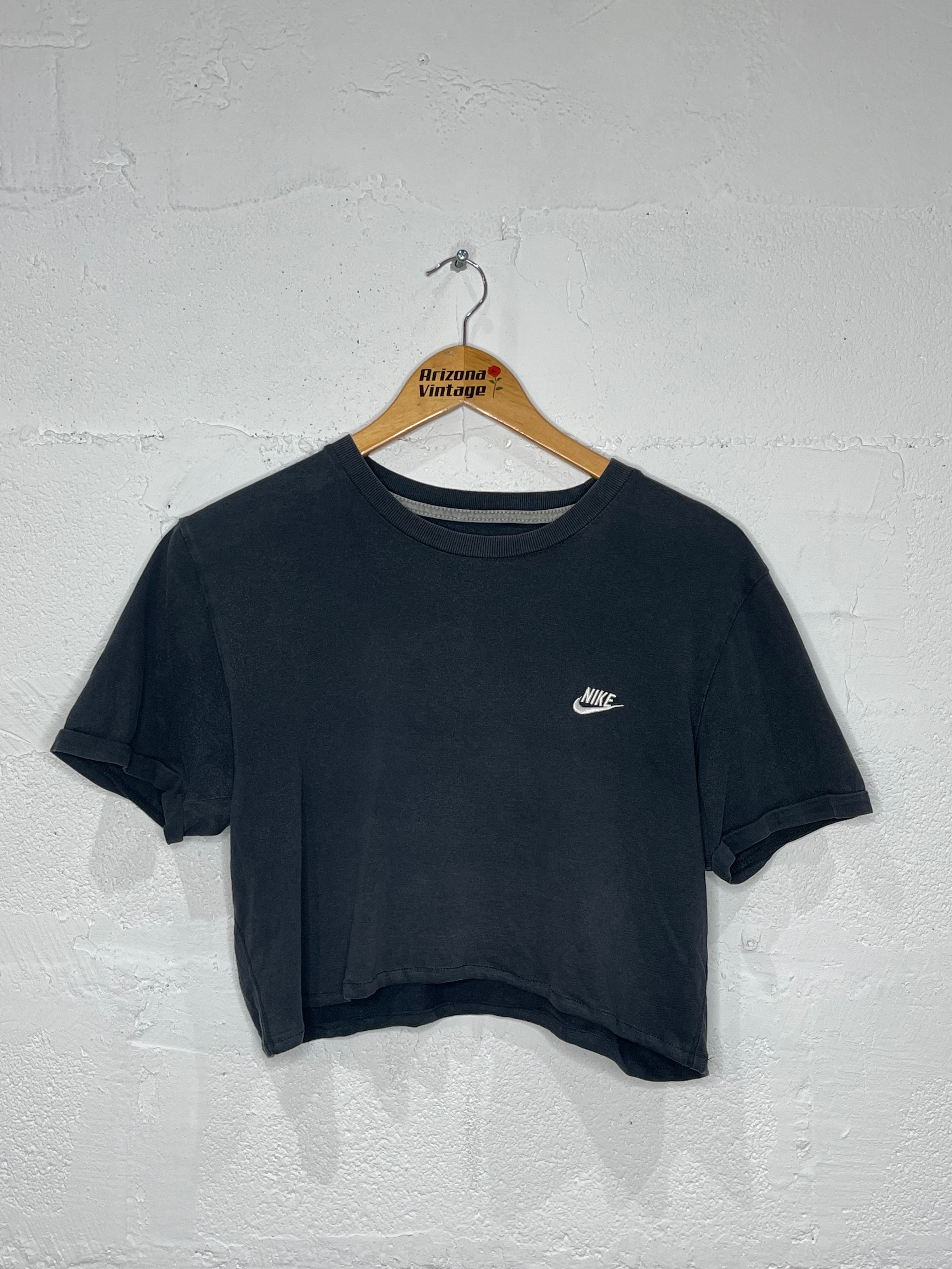 Nike Crop Top T-Shirt for Women - Breathable, Comfortable & Stylish Workout & Gym Essential - Perfect for Running, Yoga & Casual Wear