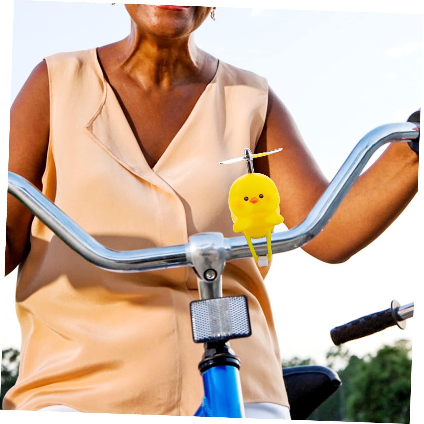 GOOHOCHY Bike Handlebar Spinner - Rotating Propeller Duck Ornament for Bicycle Accessories | Fun Cycling Decor for Kids & Adults