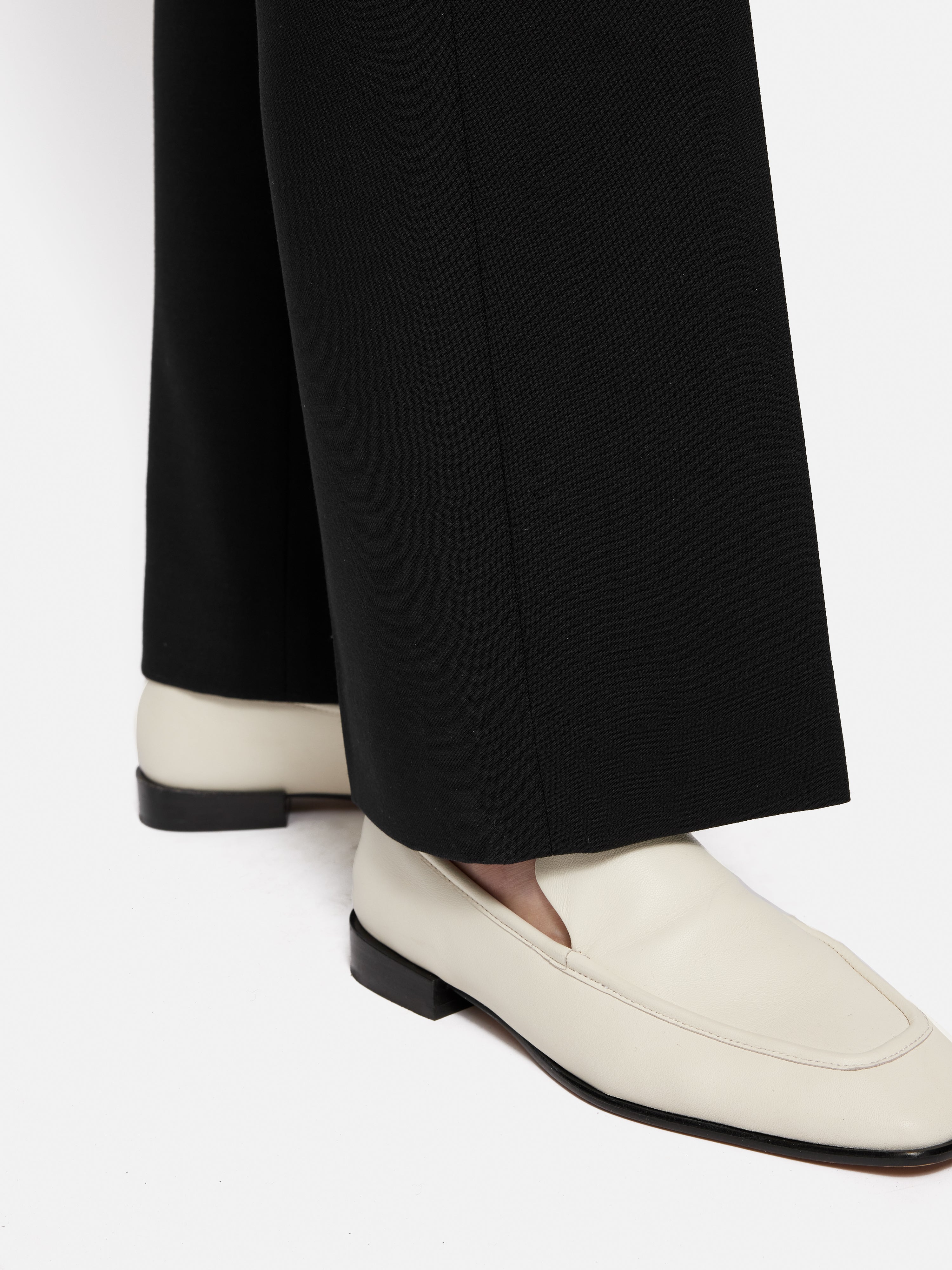 Stylish Short Fluid Twill Mason Trousers for Women - Comfortable Black Casual Pants | Perfect for Office, Travel & Everyday Wear