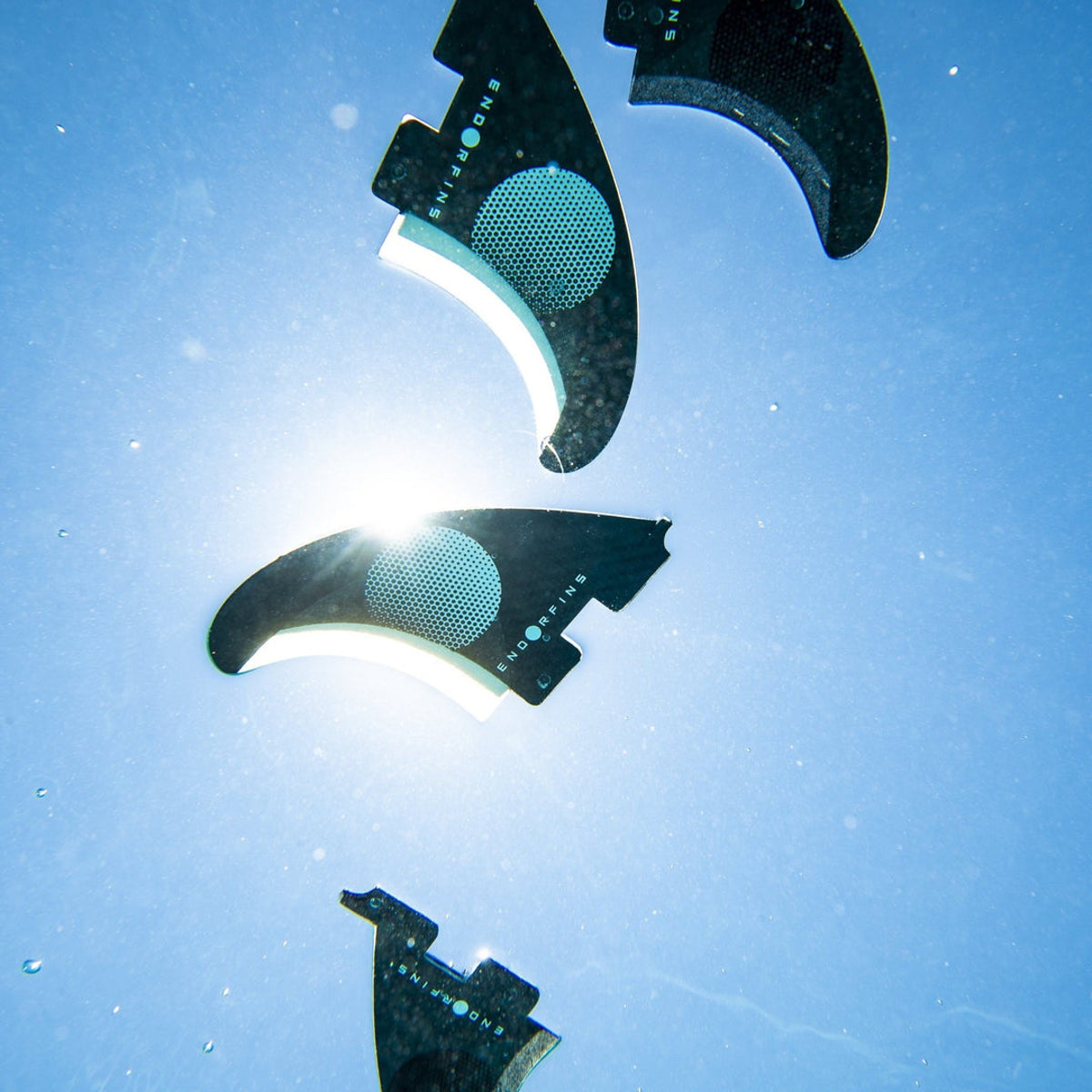 Endorfins 5 Fin Slater KS1 Surfboard Fin Set - Medium Size, 2 Tab, Black/White - Compatible with FCS 2 Fin Box - Perfect for Performance Surfing and Wave Riding