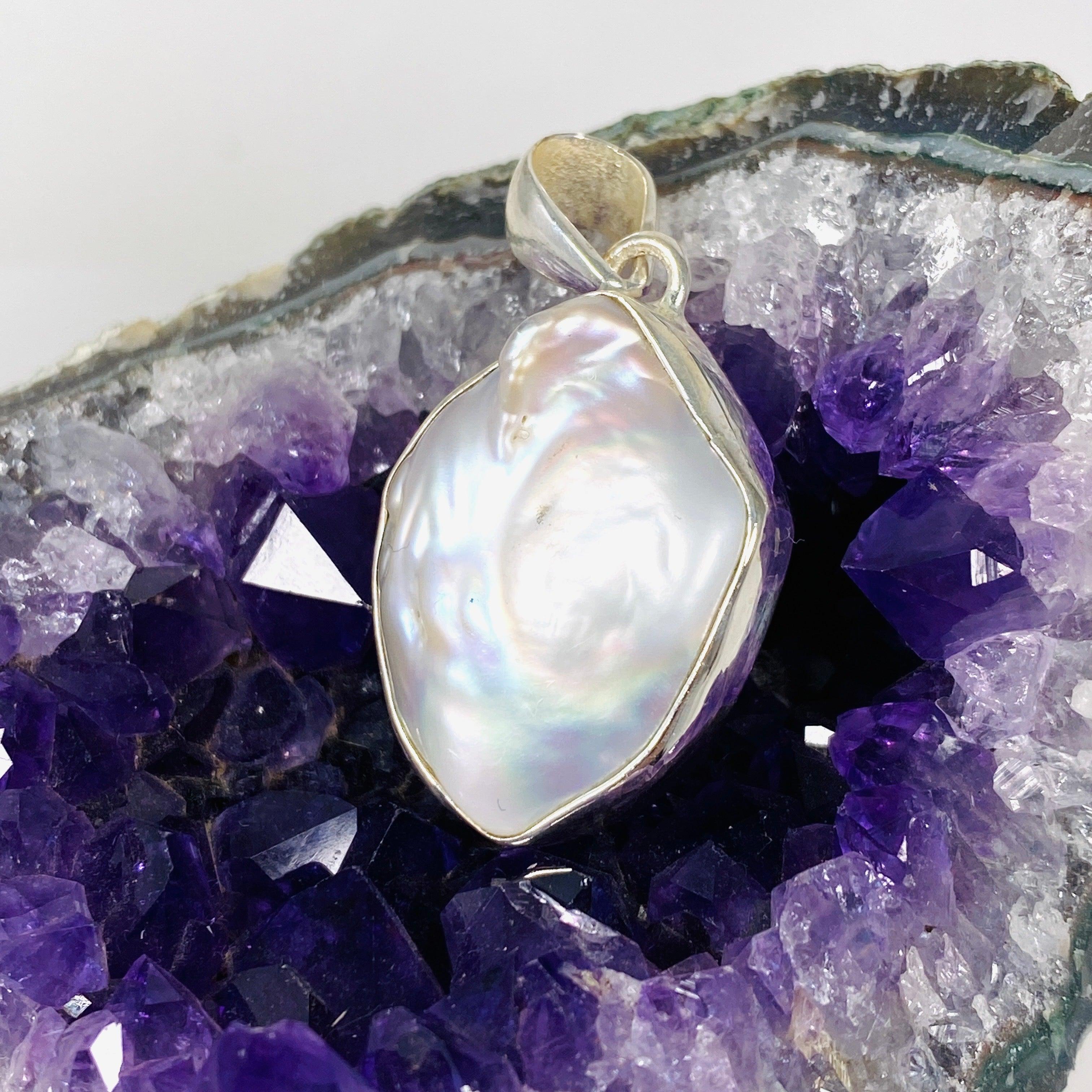 Freeform Pearl Pendant Necklace KPGJ3907 - Elegant Jewelry for Women, Perfect for Weddings, Parties & Special Occasions
