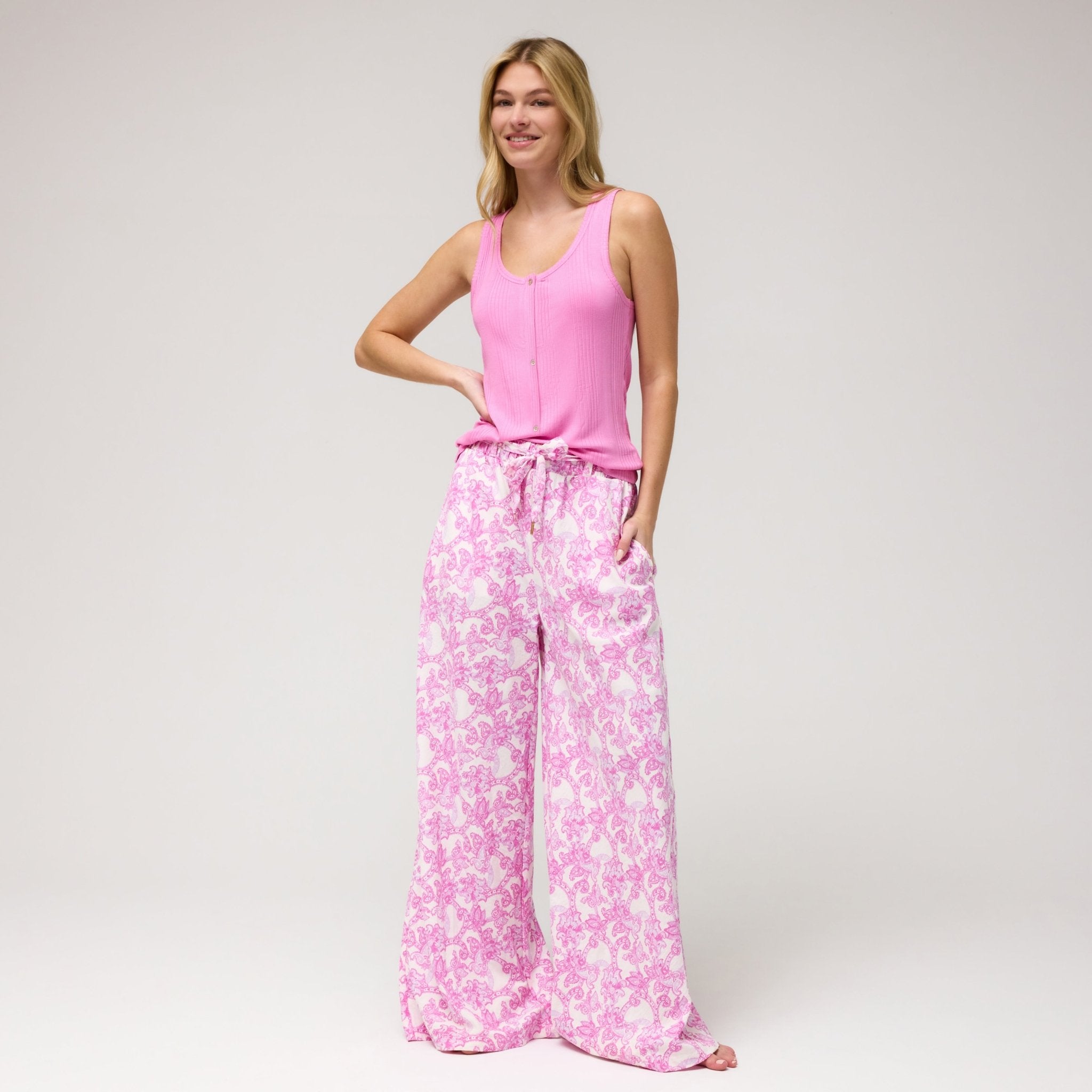 Cozy Pink Lady Paisley Tank Top & Pants Set - Women's Casual Loungewear for Beach, Yoga & Home Relaxation
