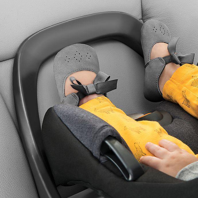 Chicco KeyFit 35 Infant Car Seat - Lightweight & Safe Baby Car Seat for Newborns to 35 lbs | Perfect for Travel, Shopping & Daily Commutes