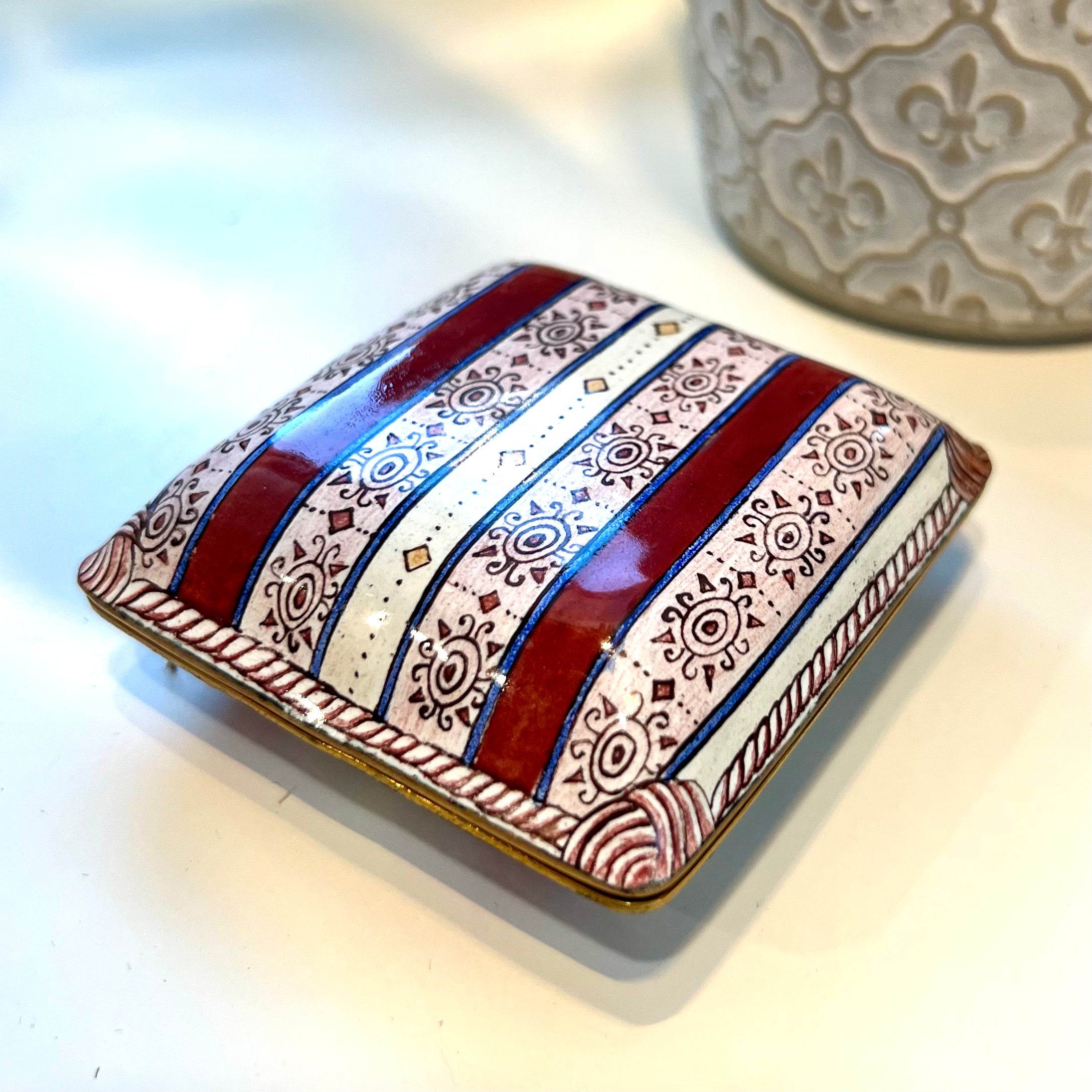 Luxury Surrey Pillow Box - Elegant Gift Packaging for Jewelry, Candles & Small Gifts | Perfect for Weddings, Birthdays & Special Occasions