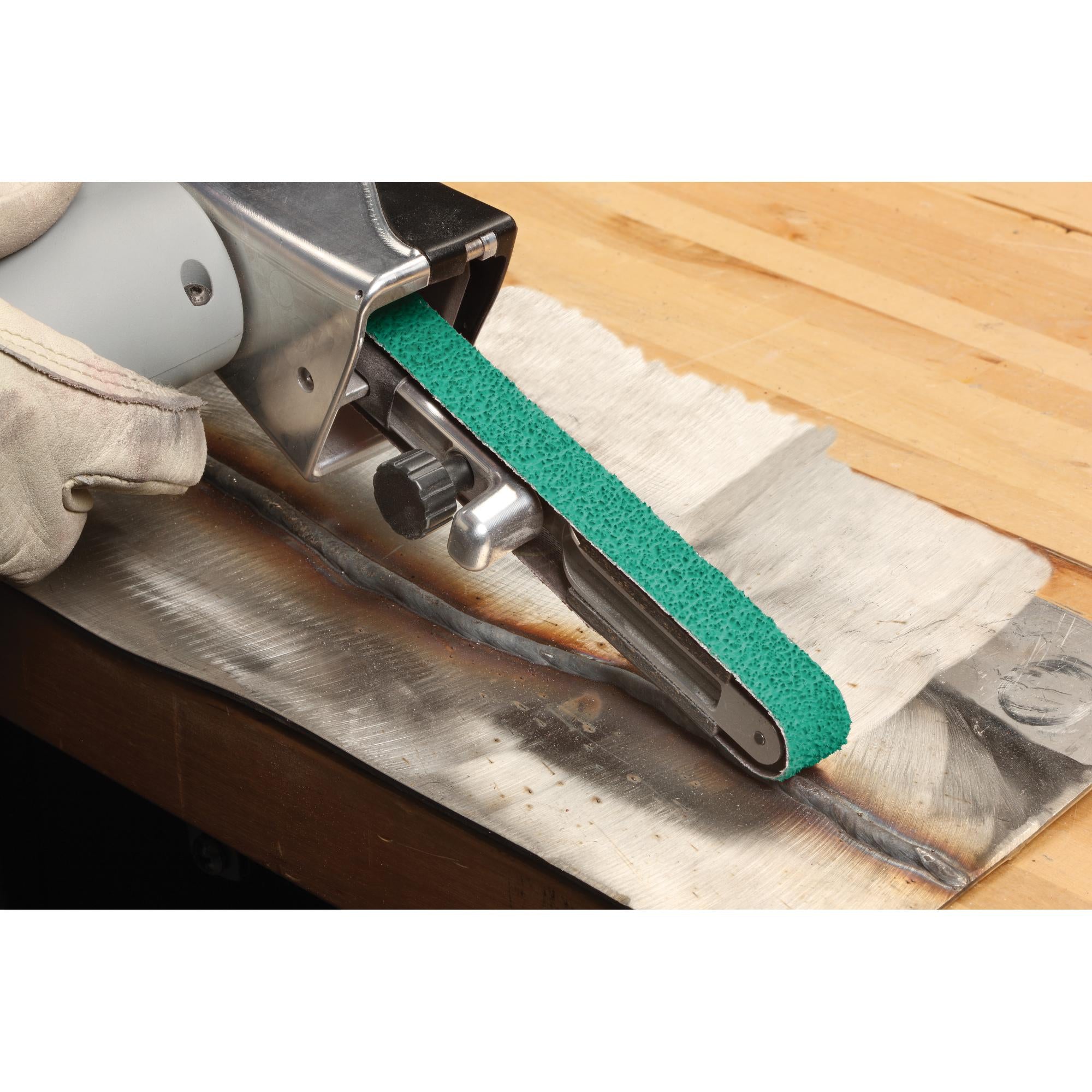 3M 577F Cloth Belt - 1/4 in x 24 in, 120 YF Weight, Fabri Lok, Single Flex - Perfect for Sanding, Polishing & Finishing Wood, Metal & Plastic Surfaces