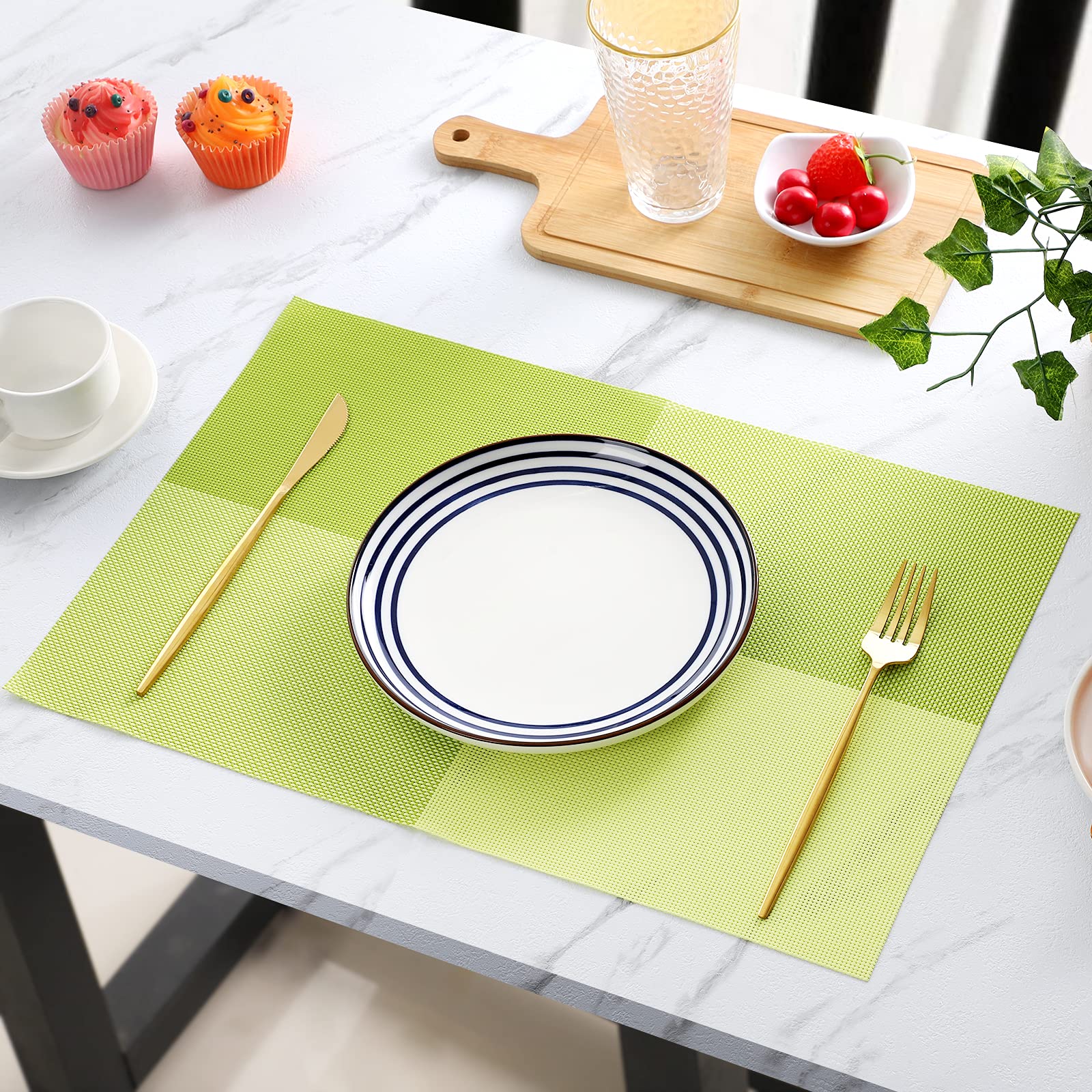 CHENYUCHAO Washable Non-Slip Placemats Set of 8 - Premium Dining Table Mats for Indoor Use, Party & Holiday Decor | Perfect for Thanksgiving, Christmas & Everyday Meals