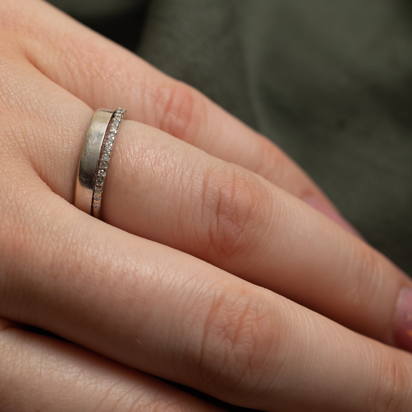Semi Eternity Diamond Wedding Band Ring - 0.11ctw Round Cut Diamonds - Size 8 - Perfect for Anniversary, Engagement & Bridal Jewelry Gifts