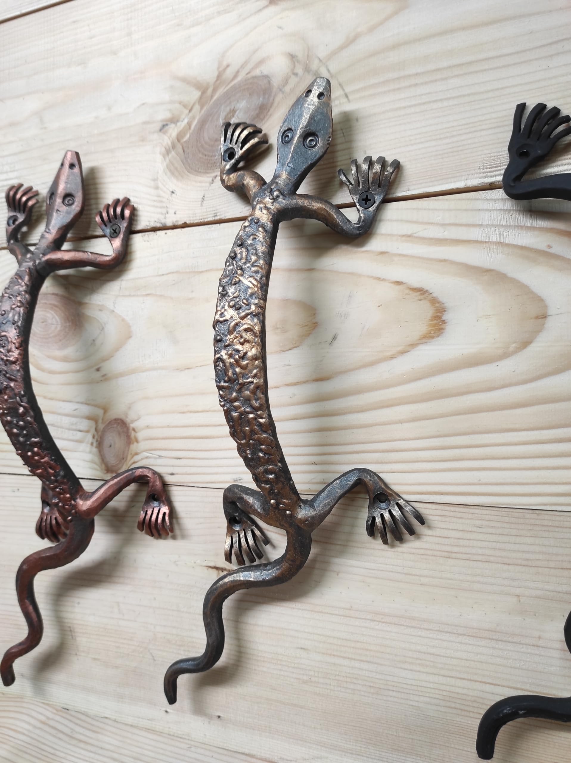 Lizard Metal Barn Door Handle - Rustic Pull for Farmhouse Style