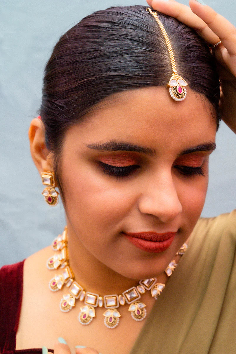 Exquisite Gold Plated Kundan Necklace Set with Matching Earrings & Maang Tikka - Perfect for Weddings, Parties & Indian Festivals