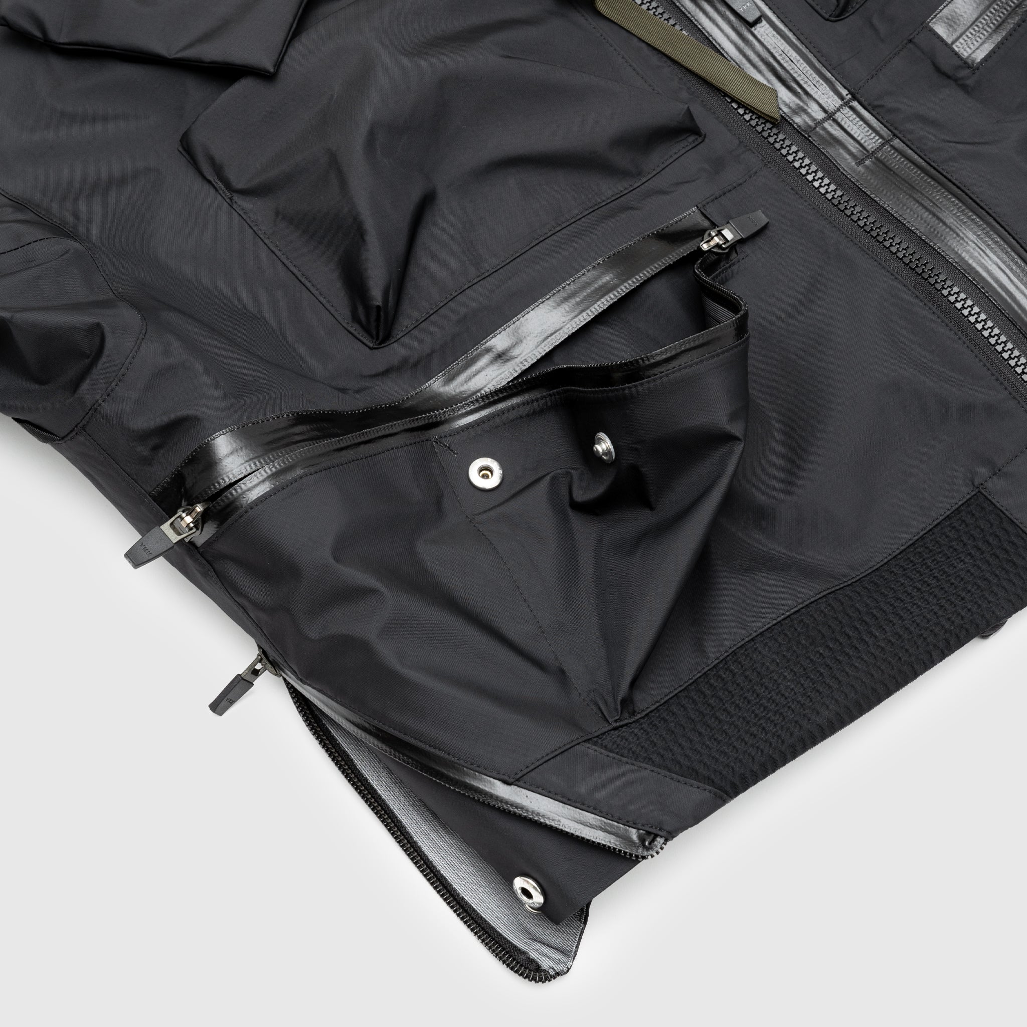 J123A GT 3L GORE-TEX Tactical Jacket for Outdoor Adventures - Waterproof & Breathable Military Style Jacket for Hiking, Camping, and Extreme Weather Conditions