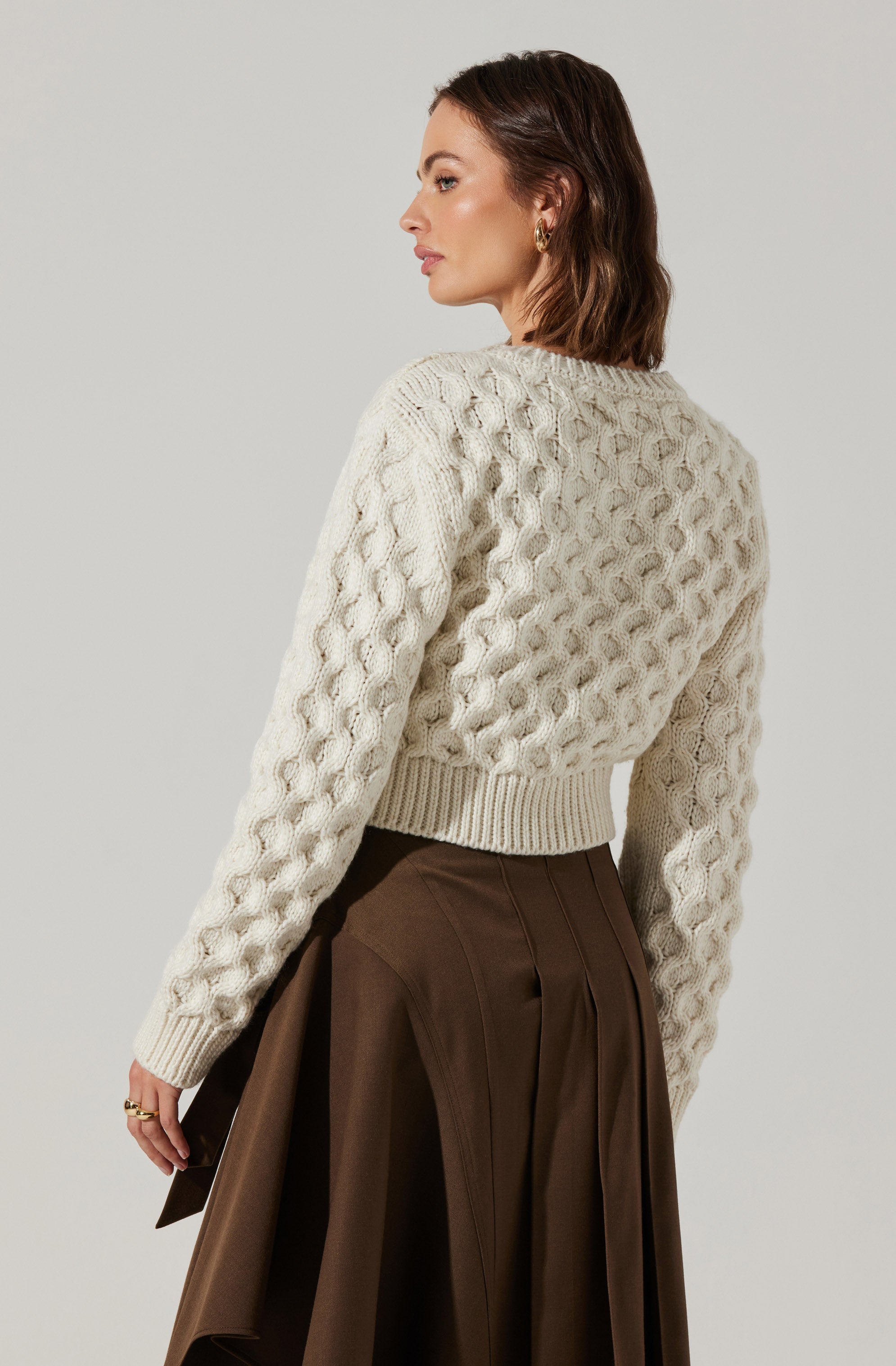 Caila Cable Knit Cropped Sweater for Women | Soft Chunky Knit Pullover | Winter Fall Fashion | Perfect for Casual Outfits, Date Nights & Holiday Gatherings