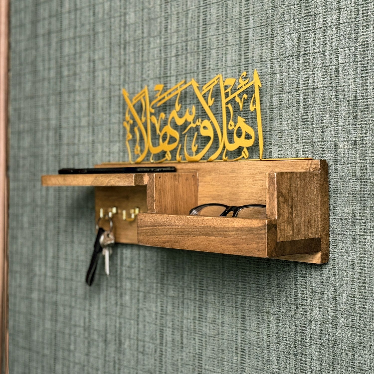 Wooden Key Holder with Arabic Calligraphy - Ahlan Wa Sahlan Islamic Home Decor for Wall Mounting | Perfect for Entryway, Living Room & Muslim Household Organization