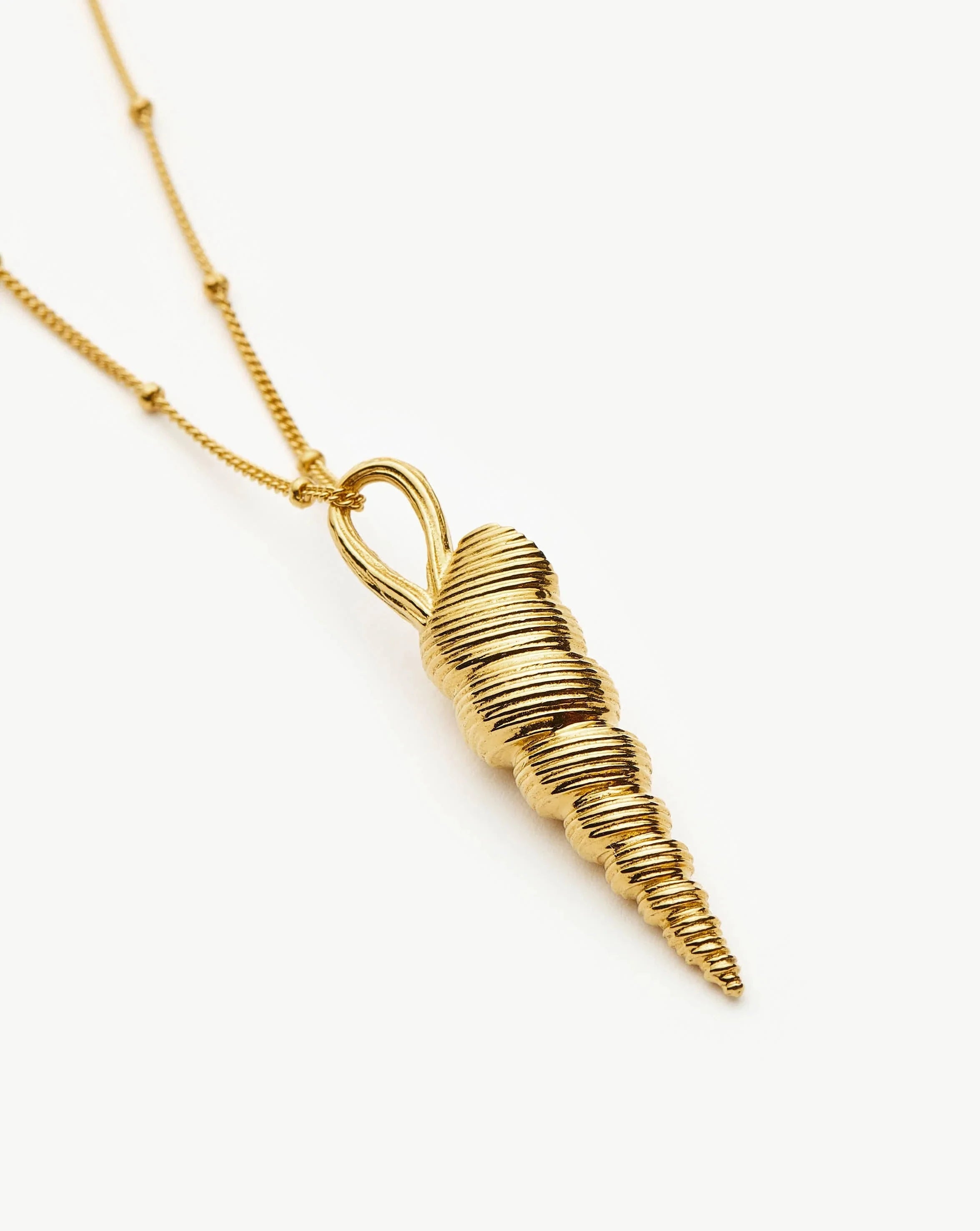 Shell Ridge Pendant Necklace - 18k Gold Plated Women's Jewelry | Elegant Layering Necklace for Everyday Wear, Gift Giving & Special Occasions