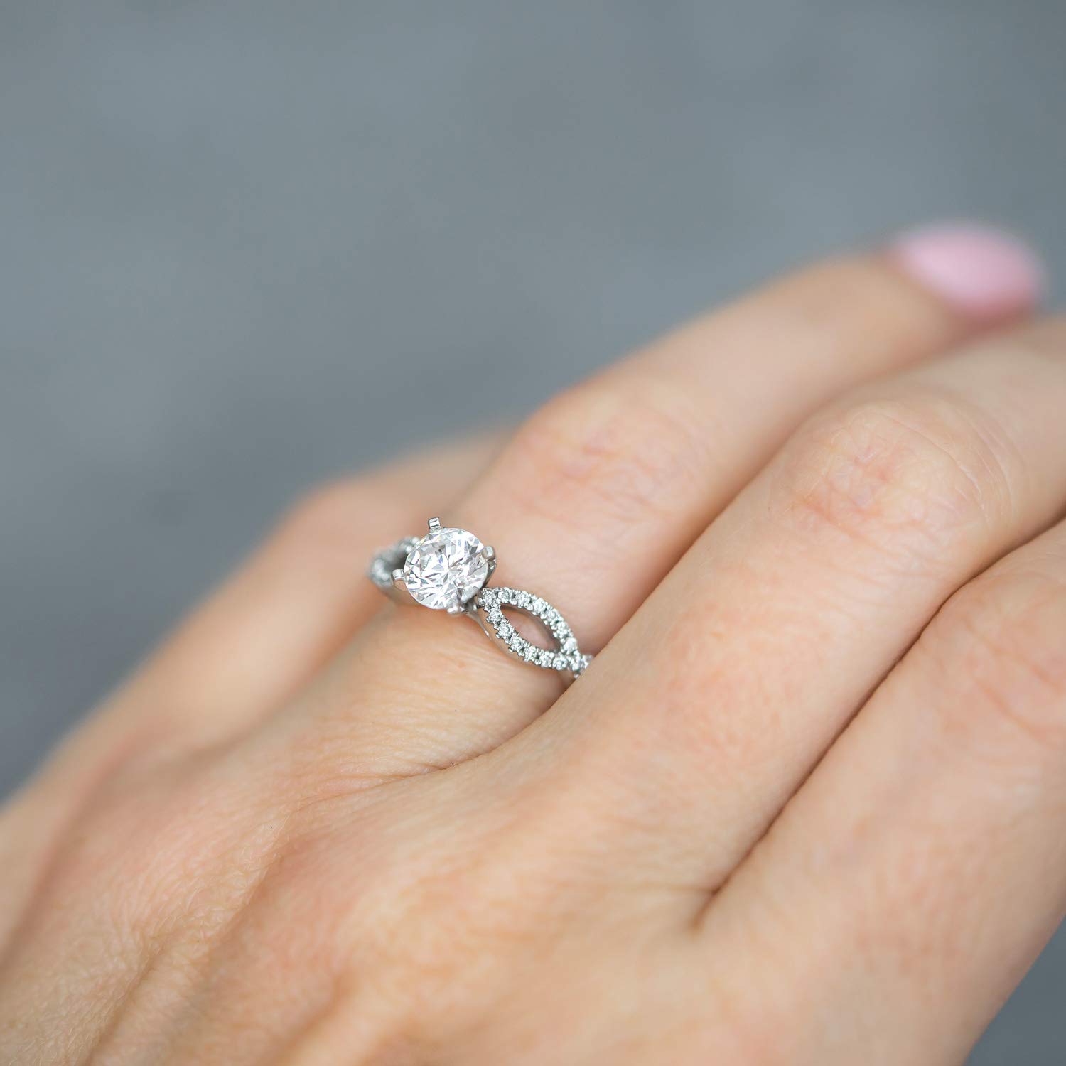 Twisted Infinity Engagement Ring for Women - 1.25ct Round Moissanite Wedding Band, Platinum Plated Silver Anniversary Promise Ring - Perfect for Proposals, Weddings & Romantic Gifts