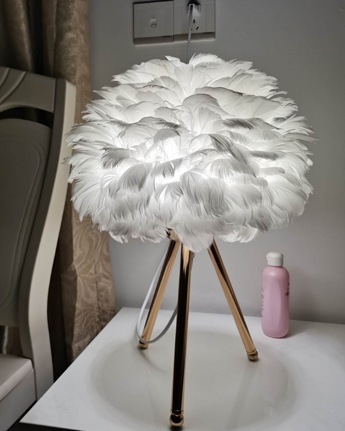 Elegant Goose Feather Table Lamp - Soft Warm White Light for Bedroom, Living Room & Office Decor - Perfect for Relaxation & Cozy Ambience
