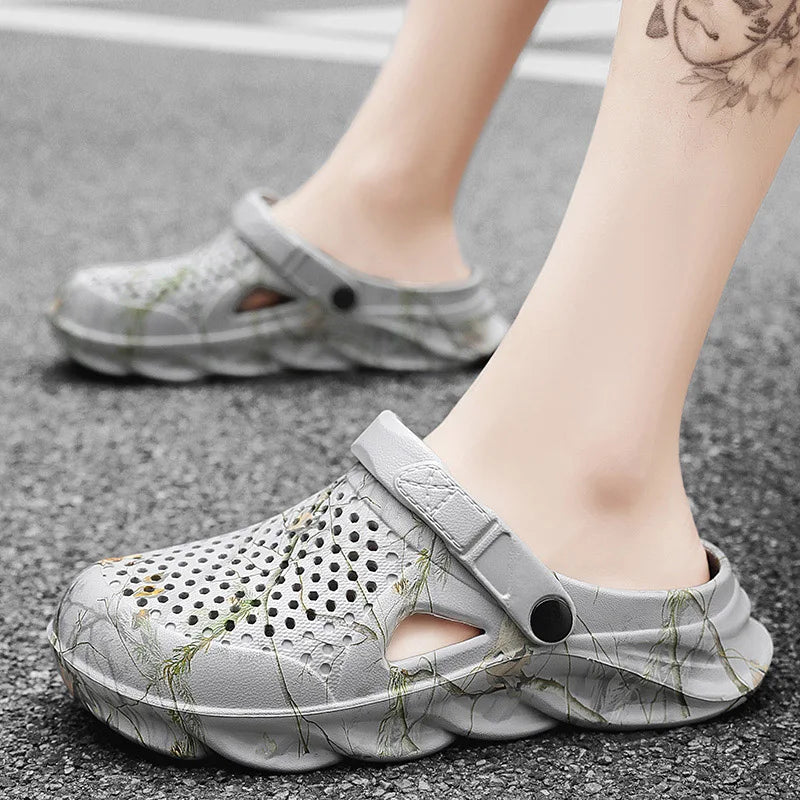 **Men's Summer Sandals - Breathable Holey Flip Flops & Clogs for Beach, Pool, and Casual Wear - Lightweight Comfortable Fashion Slippers**