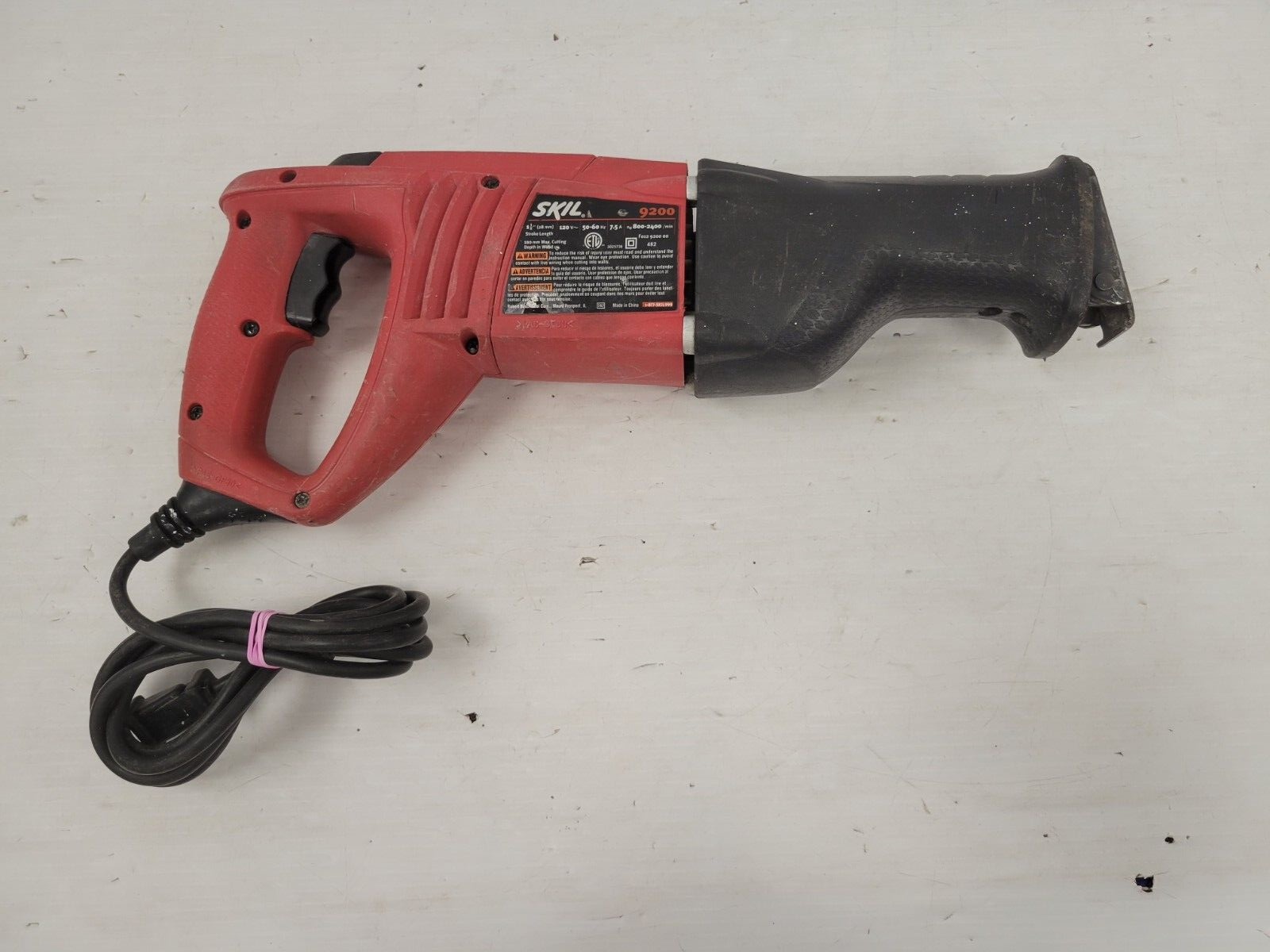 Skil 9200 Reciprocating Saw - Powerful Electric Hand Saw for Wood, Metal & Plastic Cutting - Ideal for DIY Projects, Construction & Home Renovation