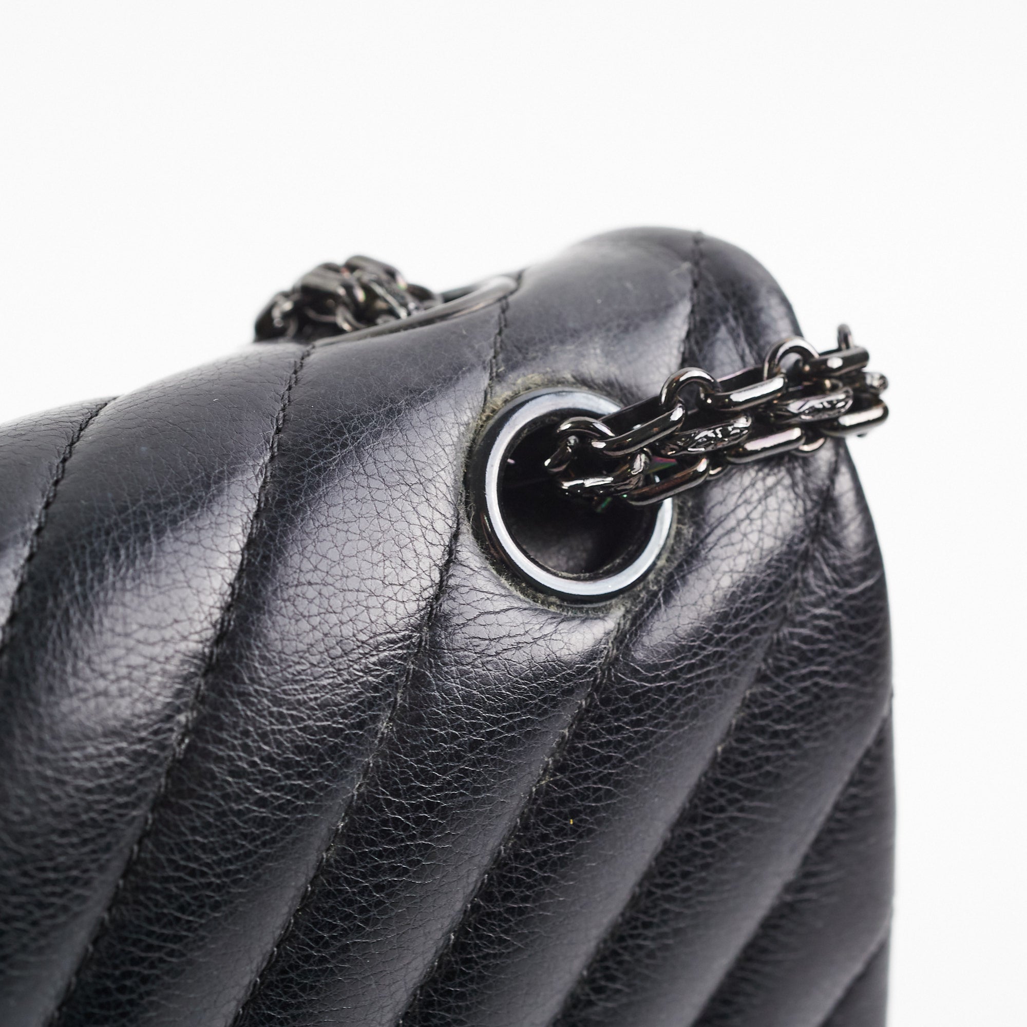 Chanel Reissue 226 Large Chevron Calfskin Leather Flap Bag - Luxury Designer Handbag for Women, Perfect for Evening Events & Special Occasions
