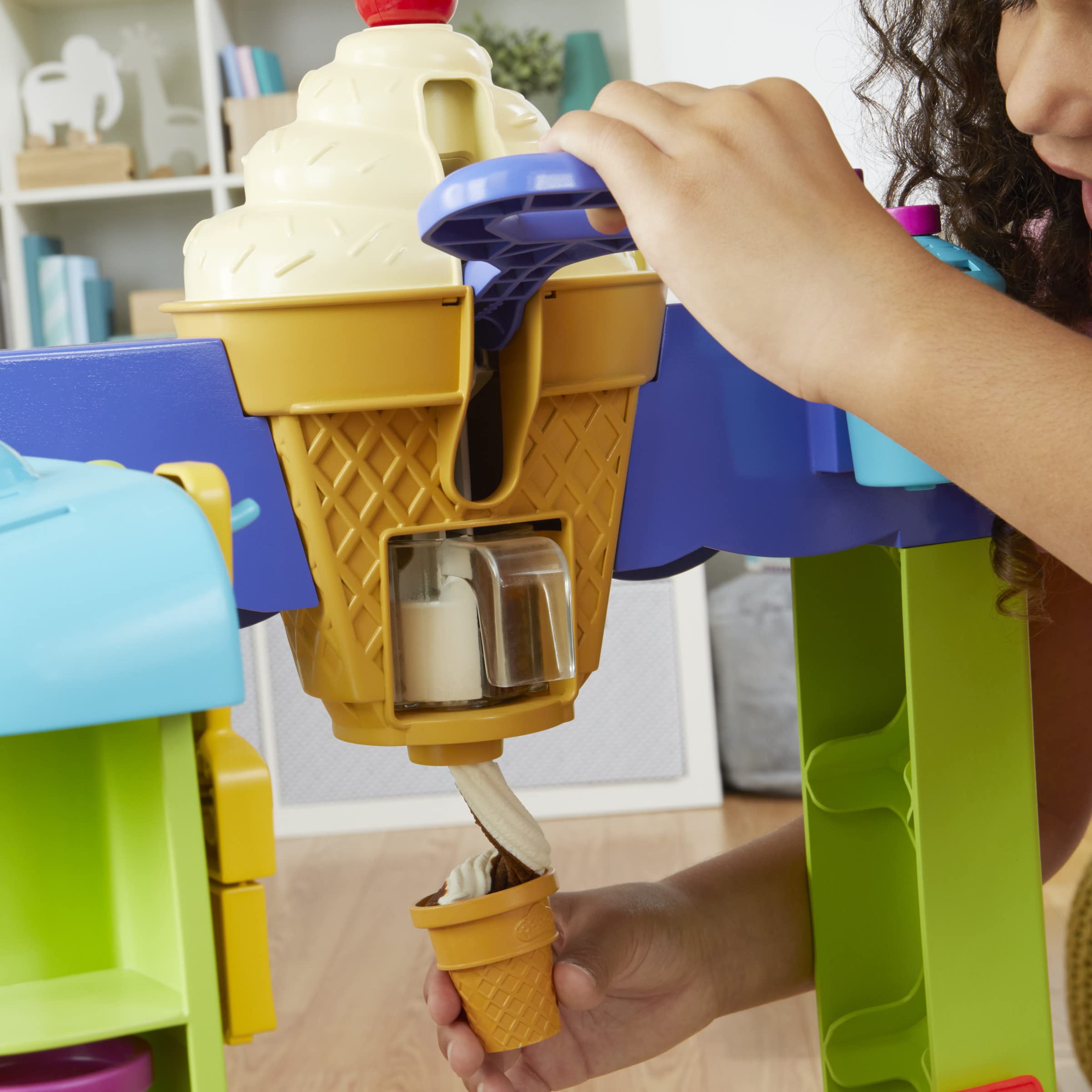 Play-Doh Ultimate Ice Cream Truck Playset - Pretend Play Toy for Kids Ages 3+ - Creative Fun with Modeling Clay for Birthday & Party Activities