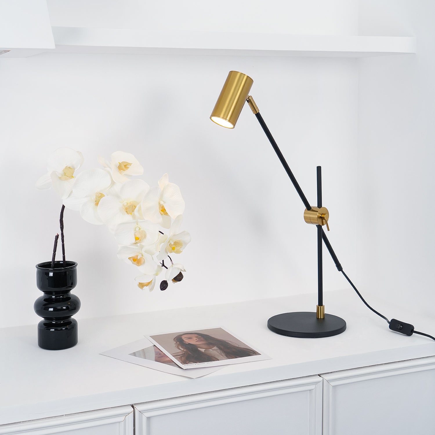 Modern LED Table Lamp - Adjustable Brightness & USB Charging Port for Bedroom, Office & Living Room - Perfect for Reading, Working & Relaxing