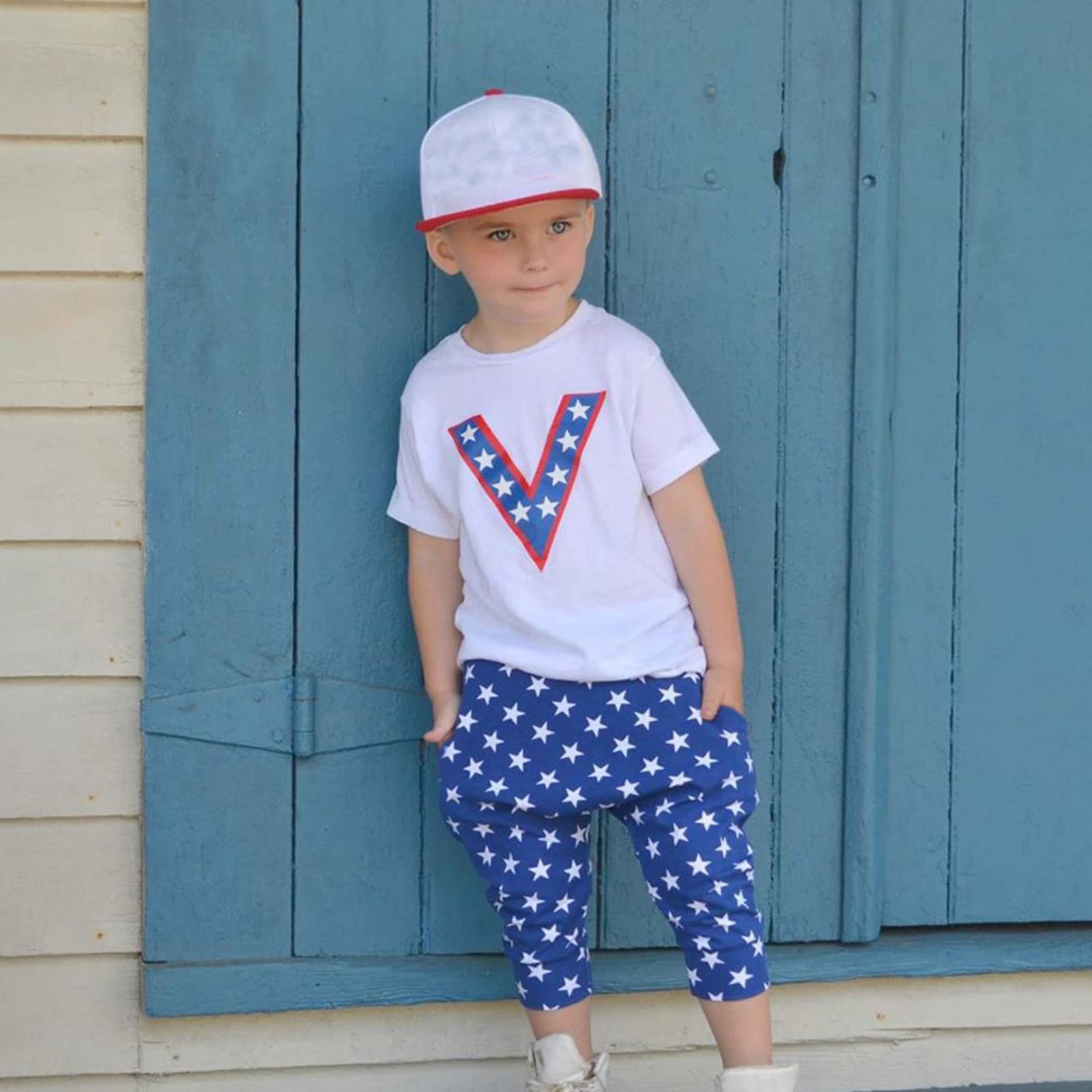 Fashionable Star Print Toddler Short Sleeve T-Shirt & Shorts Outfit Set for Boys Girls - Size 6 - White | Perfect for Playdates, Summer Activities & Casual Wear
