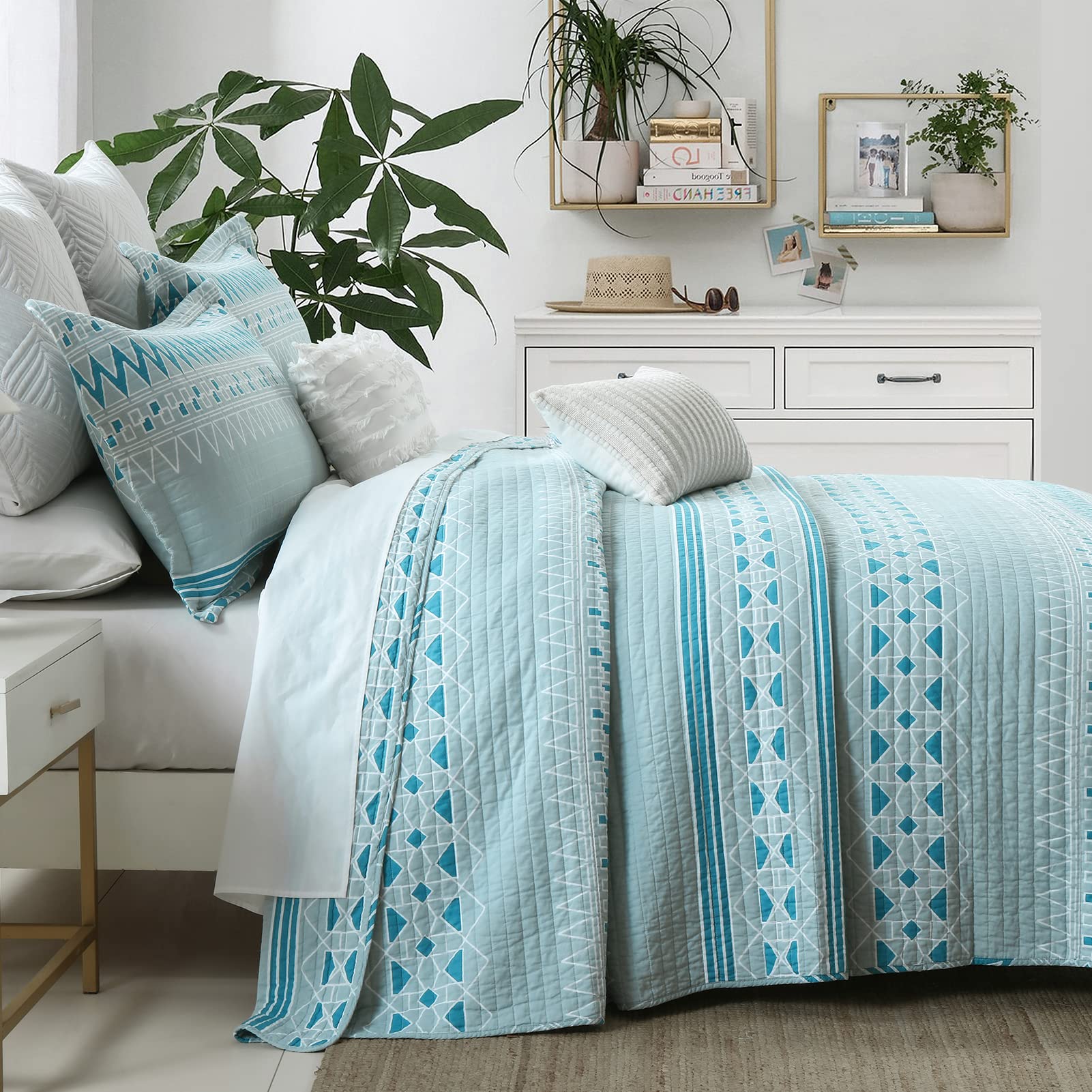 Y-PLWOMEN 100% Cotton Queen Size Quilt Set - Grey Blue Geometric Striped Lightweight Bedspread | 3-Piece All Season Soft Quilt for Bedroom Decor & Guest Room Comfort