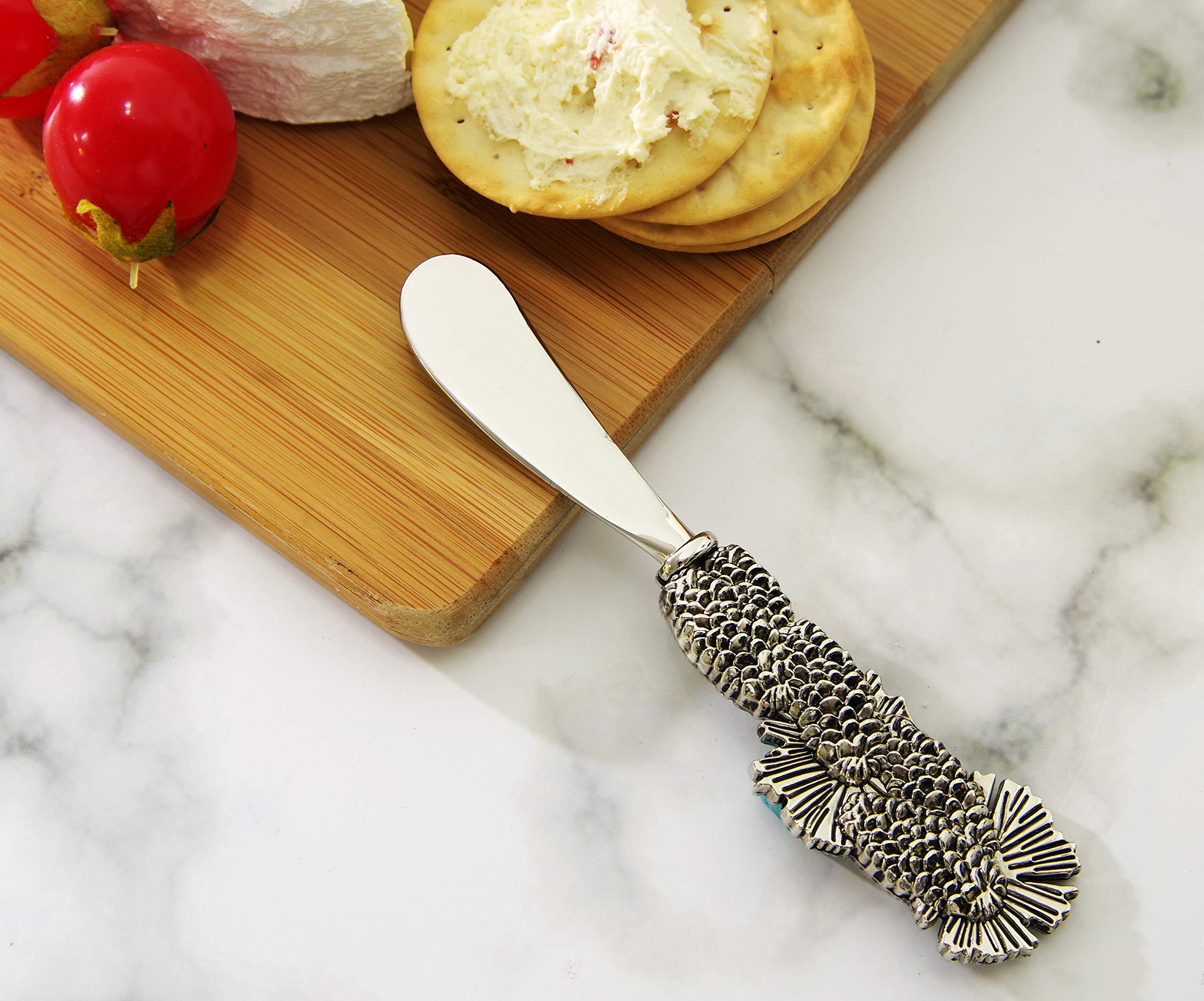 Premium 2-Piece Zinc Alloy Cheese and Butter Spreader Knife Set - Pinecone Design for Charcuterie Boards, Wine Pairings & Elegant Dining