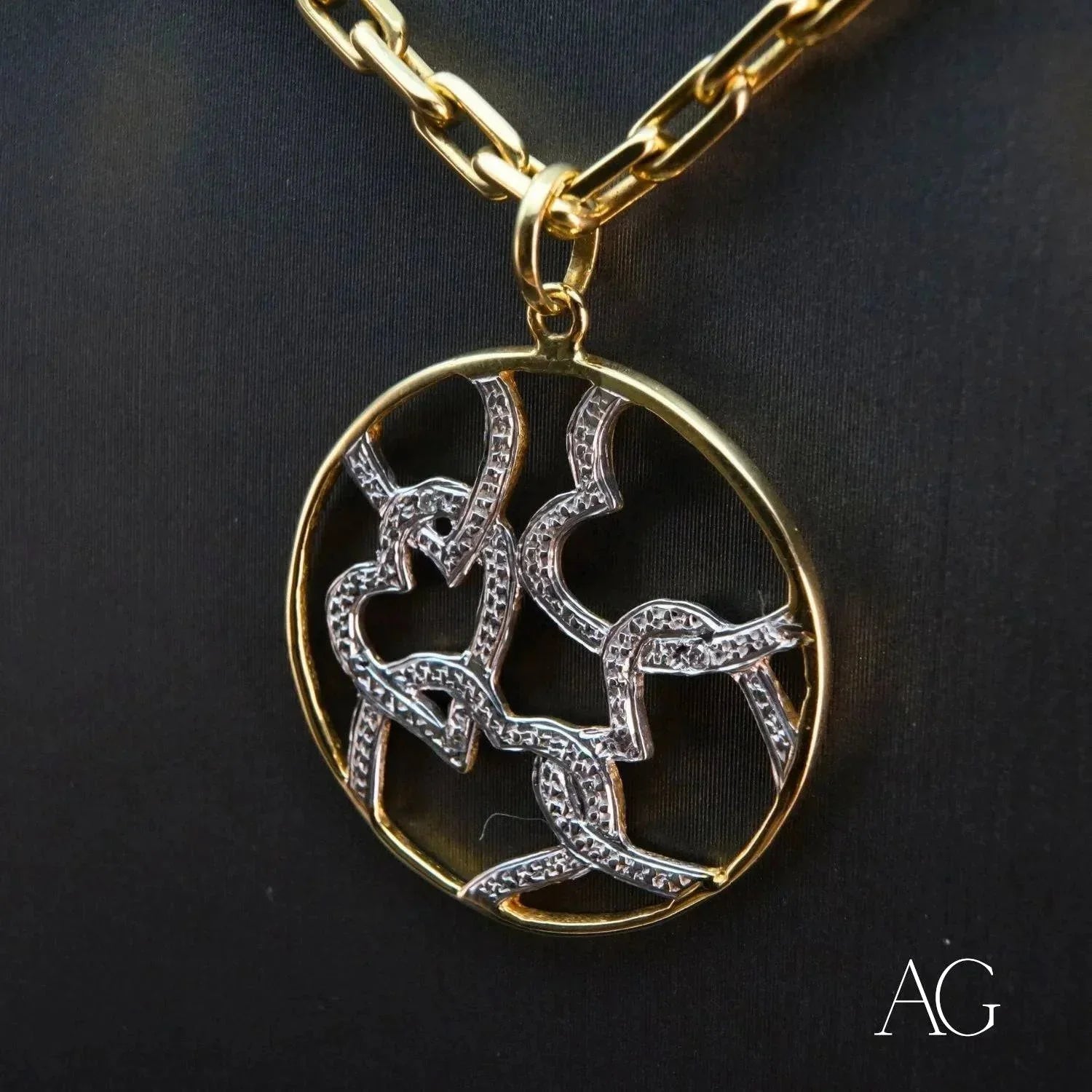 Elegant White Gold Hearts Pendant Necklace - Perfect for Valentine's Day, Anniversary & Romantic Gifts | Symbol of Love Jewelry for Women