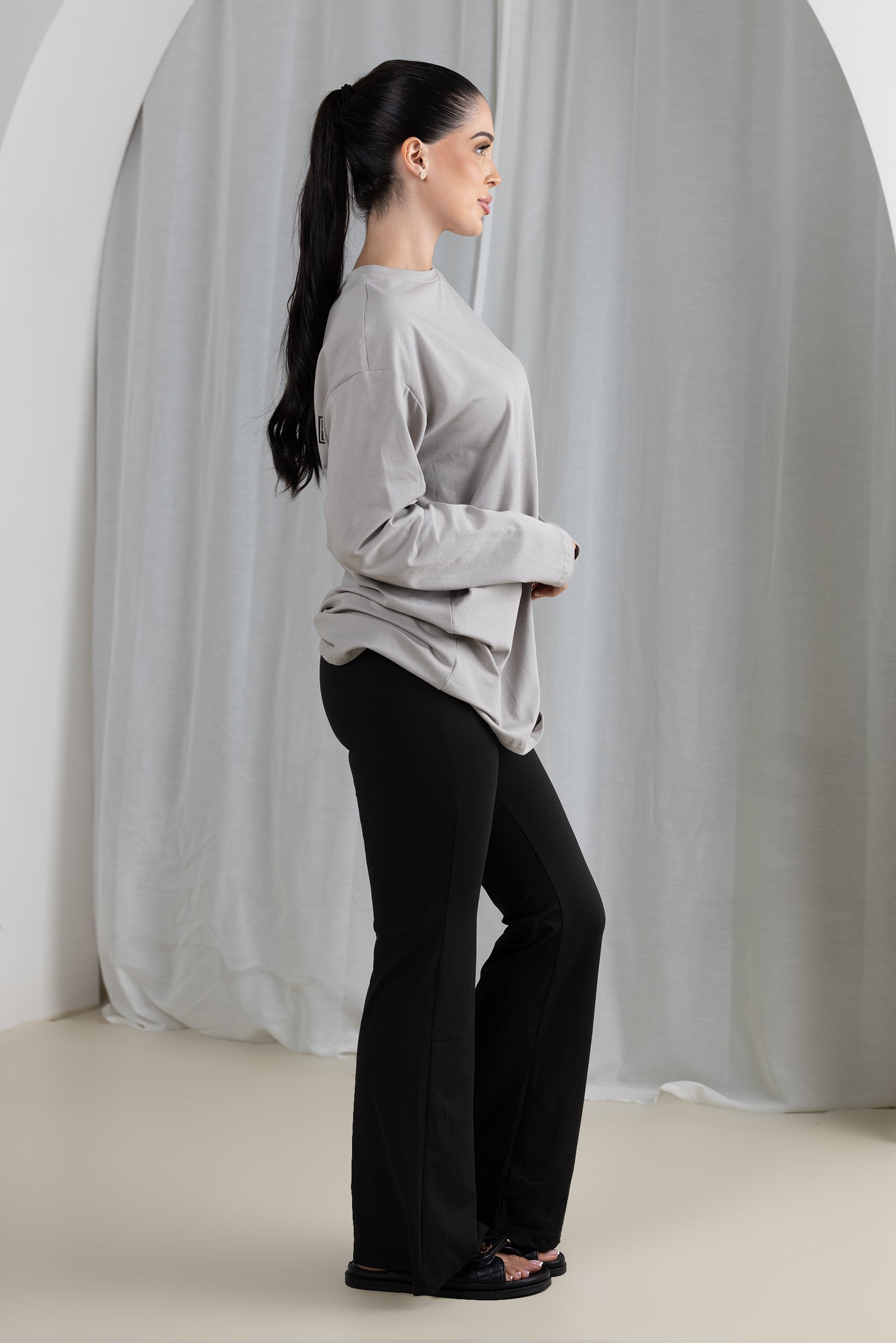 Modelle/Move Long Sleeve Oversized T-Shirt for Men - Comfortable Casual Streetwear Top for Everyday Wear, Workout & Layering