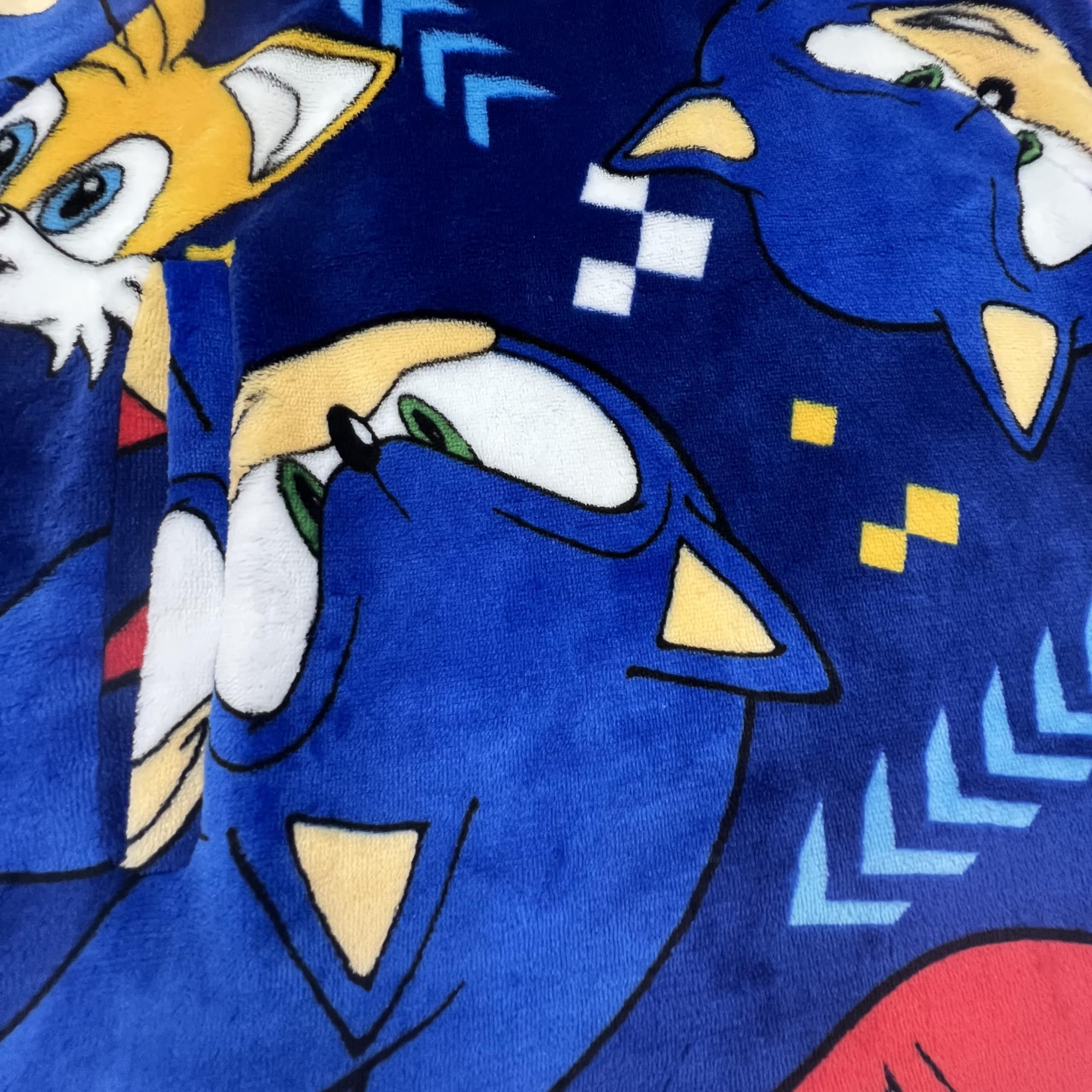 Sonic the Hedgehog Fleece Hooded Blanket for Boys | Wearable Soft Plush Throw | UK Size 7-12 | Perfect for Gaming, Movie Nights & Sleepovers