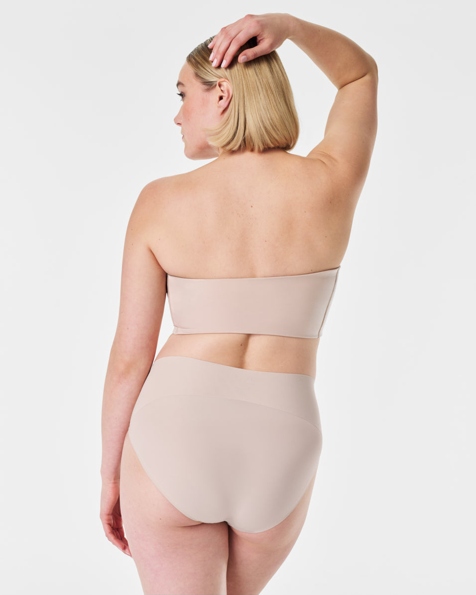 SPANX Smooth™ Bandeau Bra - Seamless Comfort for Everyday Wear - Perfect for Workouts, Yoga & Layering Under Clothes