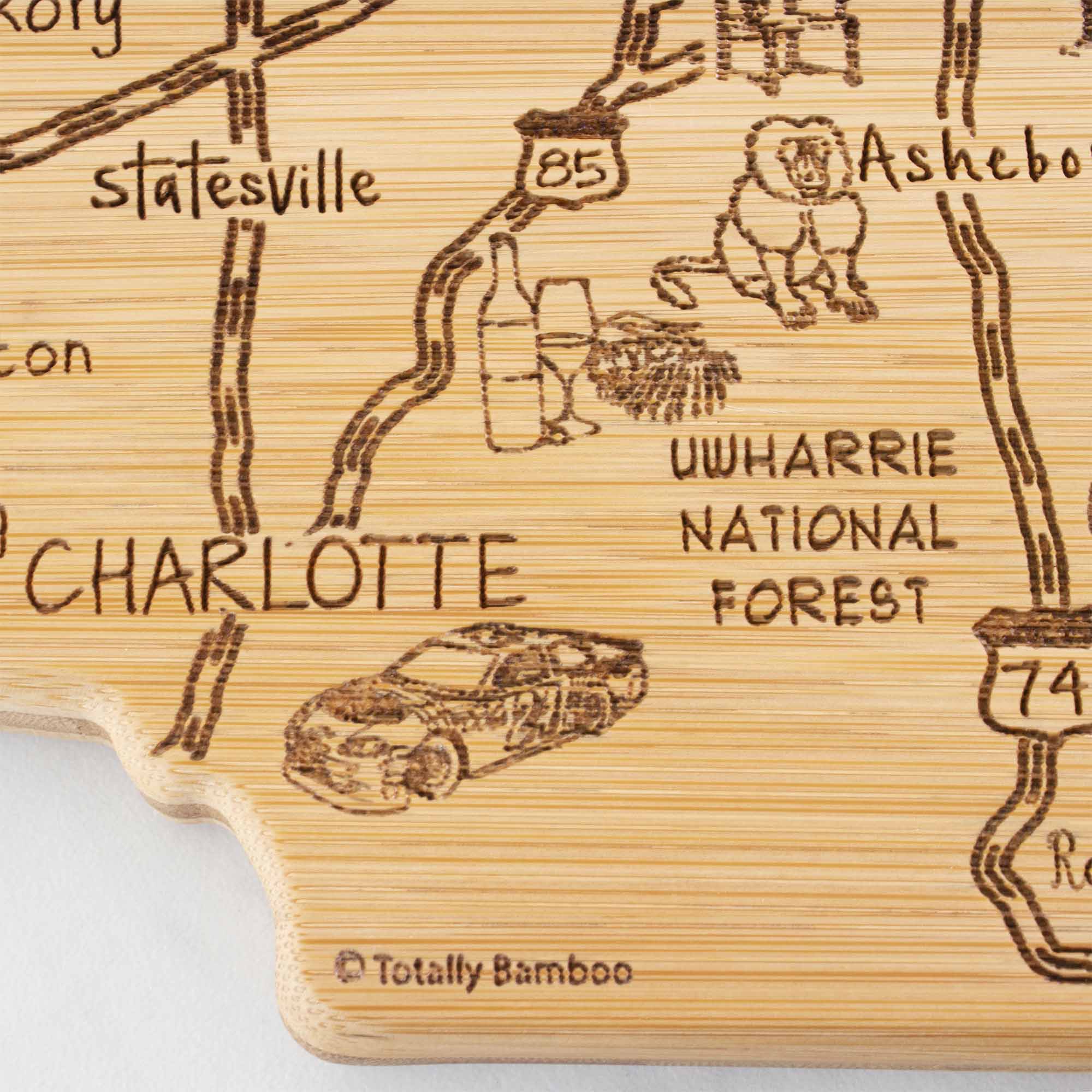Premium 18 x 8 Inch North Carolina Themed Wooden Cutting Board - Durable Kitchen Chopping Board for Meat, Vegetables & Charcuterie - Perfect Gift for Home Chefs & State Lovers