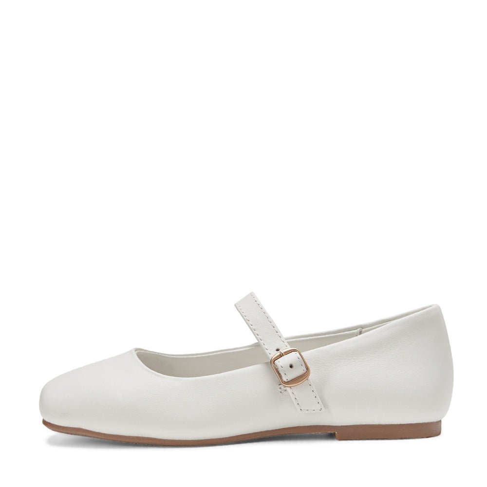 Mandy White - Elegant Women's Fashion Apparel for Casual & Office Wear | Perfect for Work, Dates & Special Occasions