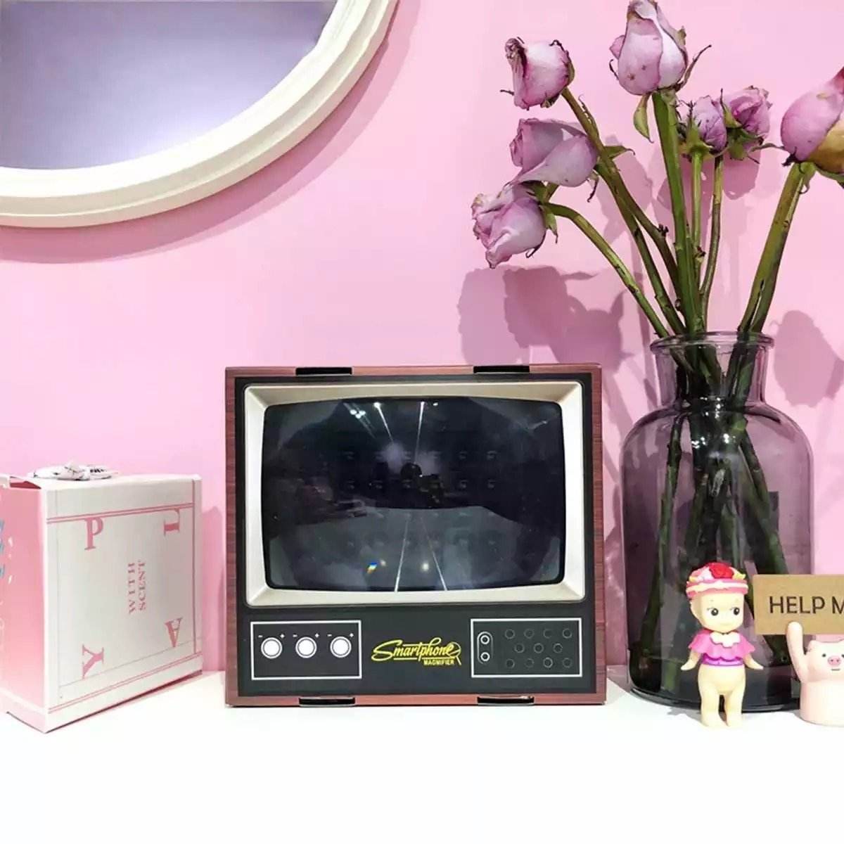 Vintage TV Style Magnifying Glass for Phone - Retro Phone Screen Enlarger with Stand - Perfect for Reading, Crafts & Elderly Use