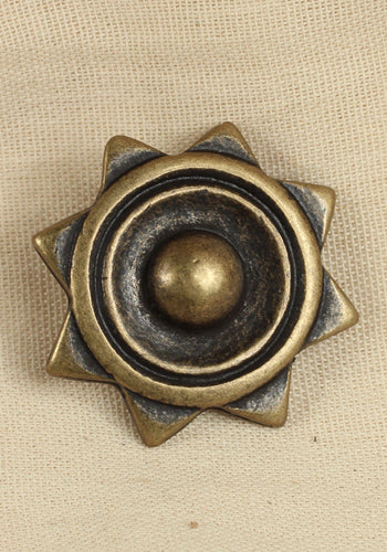 Antique Brass Rivet Plate Sirius - Decorative Hardware for Furniture, Cabinets & DIY Projects - Perfect for Home Decor and Restoration