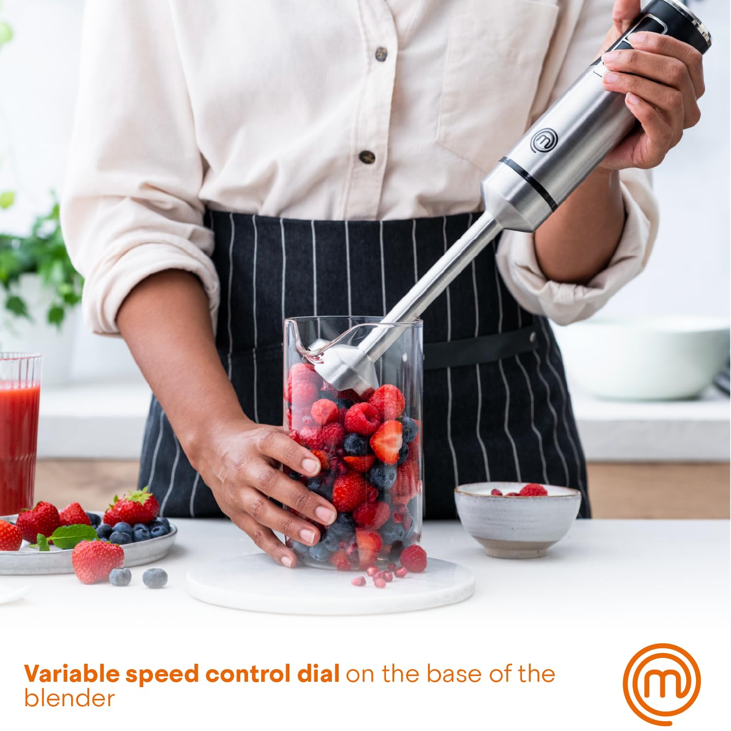 MasterChef 400W Immersion Hand Blender with Stainless Steel Shaft - Includes Chopper Attachment & Measuring Cup - Perfect for Baby Food, Soups, Sauces, Smoothies & Purees - Ideal for Kitchen, Restaurant & Home Cooking