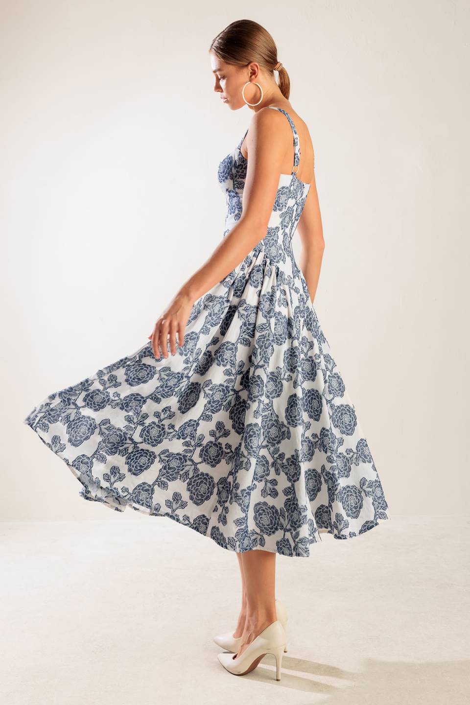 Stylish and Comfortable MIDI Dress for Women - Perfect for Casual Outings, Date Nights, and Summer Vacations
