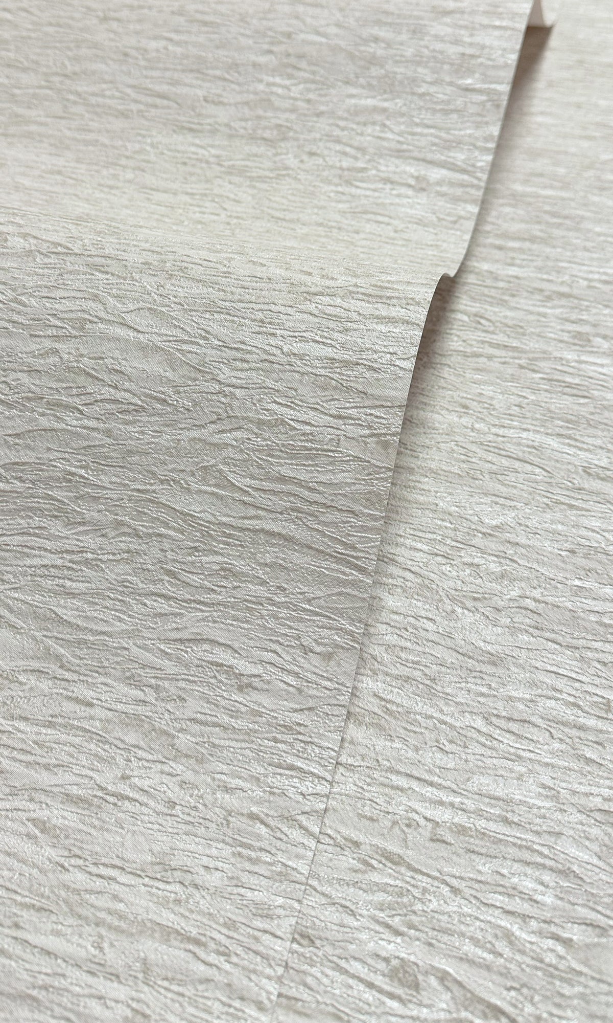 Dove Horizontal Water Ripple Print Wallpaper R9530 - Water Wave Design for Living Room, Bedroom & Bathroom Decor