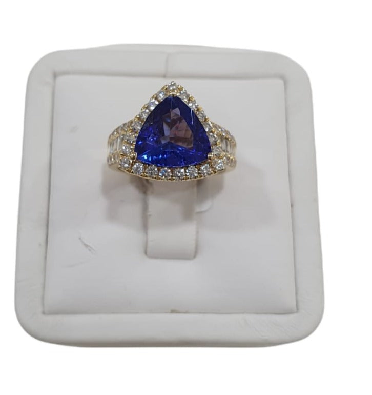 18K Yellow Gold Tanzanite Ring for Women – Elegant Tanzanite Gemstone Jewelry for Engagement, Wedding & Special Occasions
