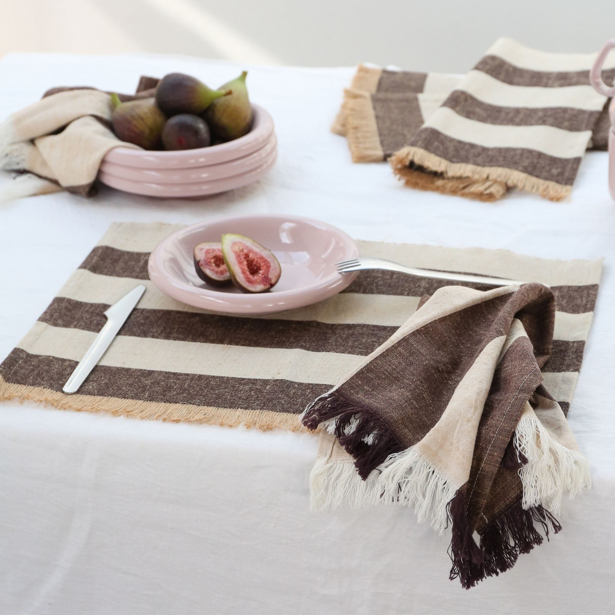 DESIGNSTUFF Striped Jute Placemat Set of 2 - Natural Coffee Bean & Light Grey - Eco-Friendly Table Mats for Dining, Kitchen, or Farmhouse Decor