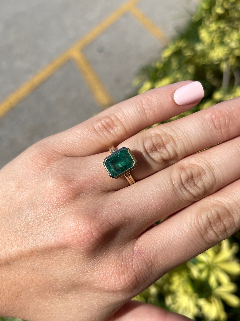 4.45ct 14K Natural Vertical Emerald Bezel Solitaire Split Shank Gold Ring for Women - Anniversary, Engagement & Wedding Gift - Perfect for Proposals, Bridal Jewelry & Special Occasions