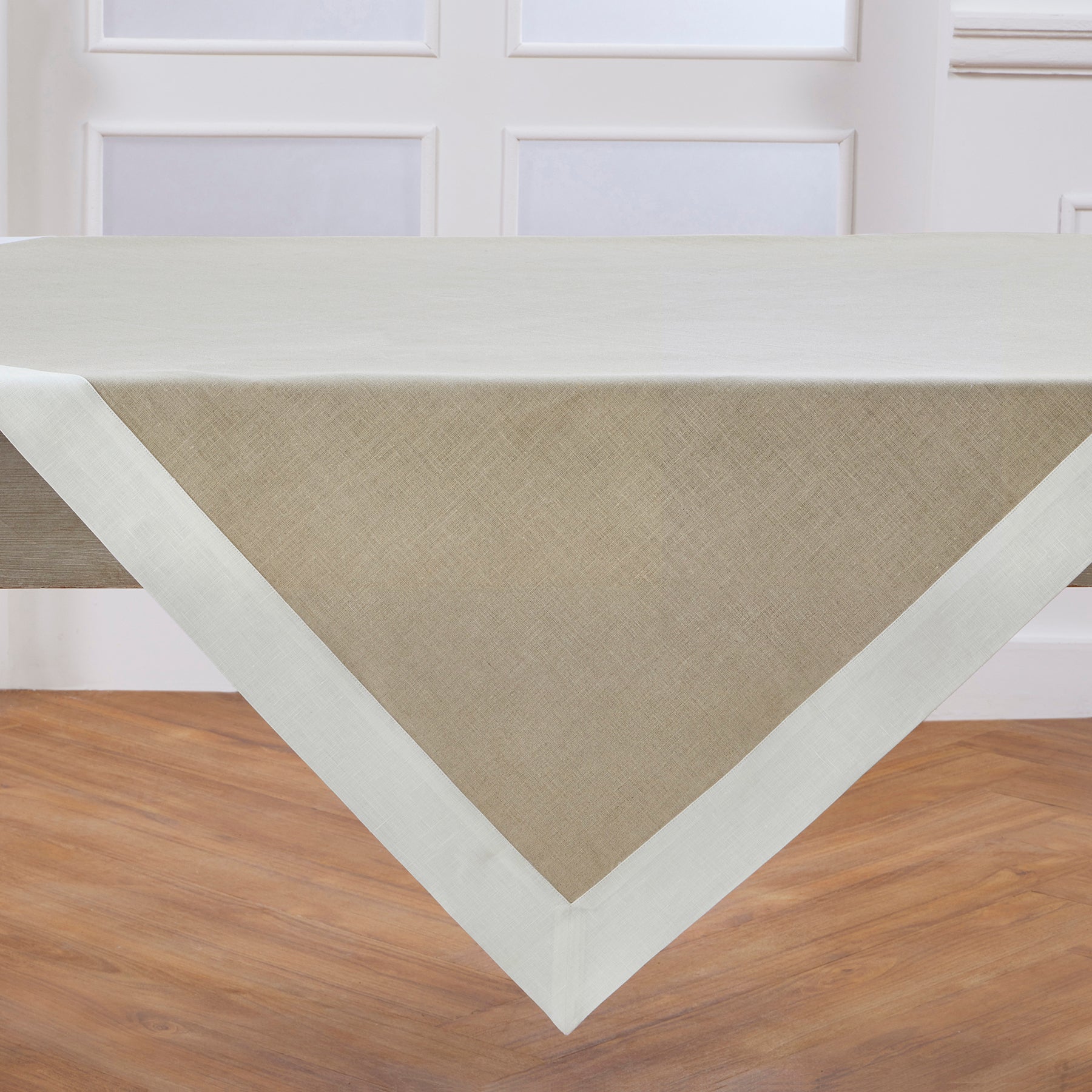 Stylish Contempo Table Throw - Elegant & Modern Table Cover for Dining & Decor | Perfect for Parties, Weddings & Home Styling